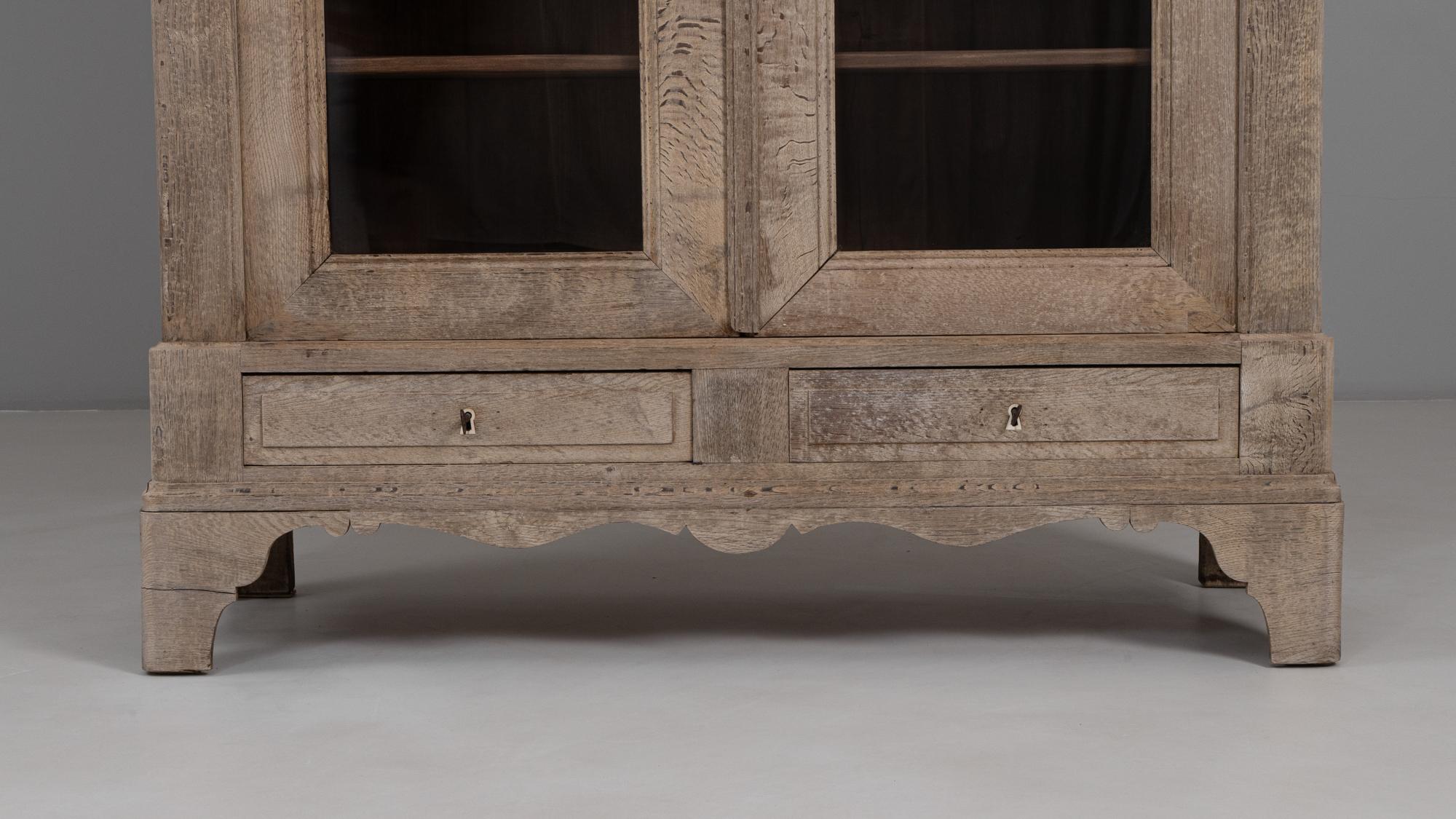 1880er Jahre Französisch Provincial Eiche Vitrine mit Glastüren im Angebot 2