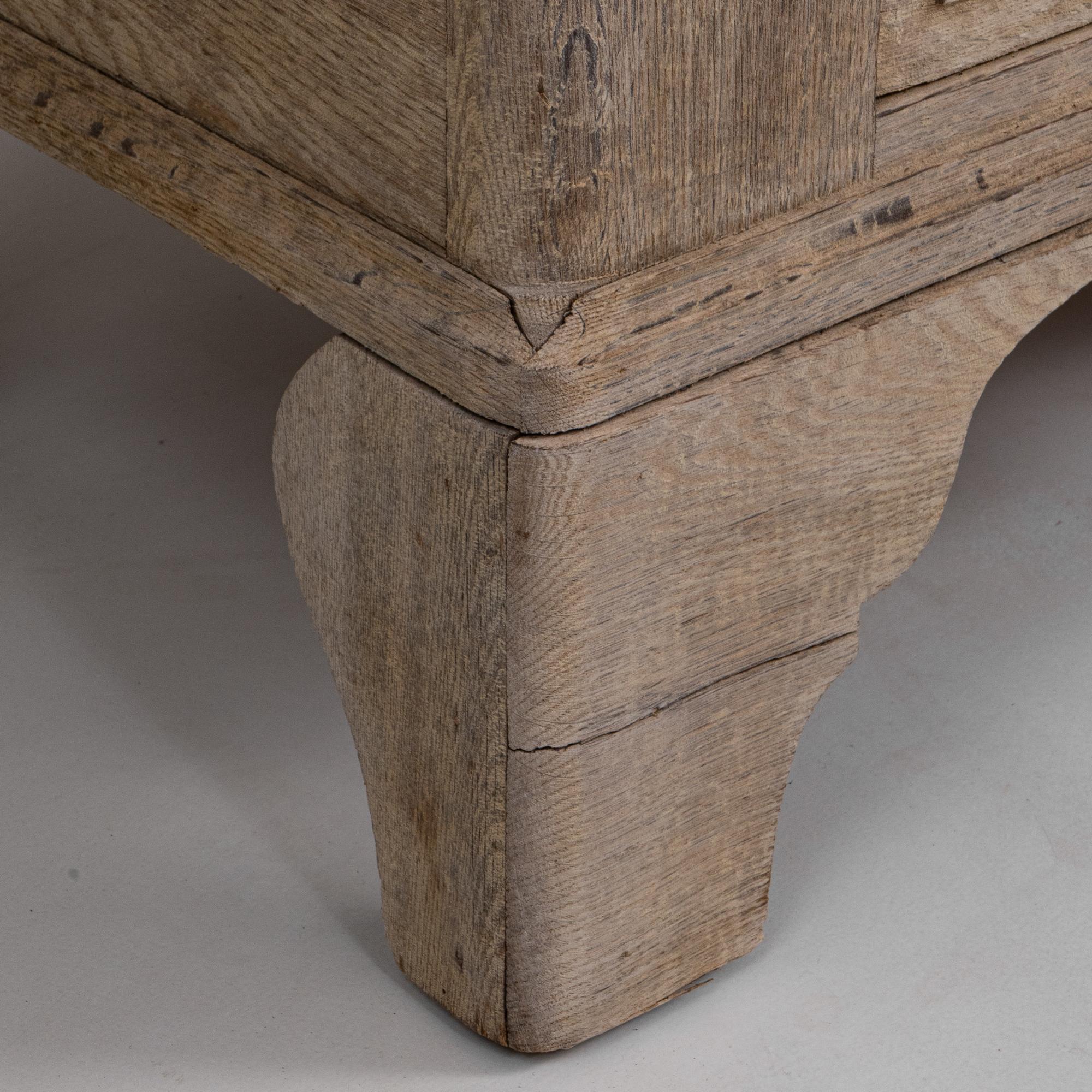 1880er Jahre Französisch Provincial Eiche Vitrine mit Glastüren im Angebot 3