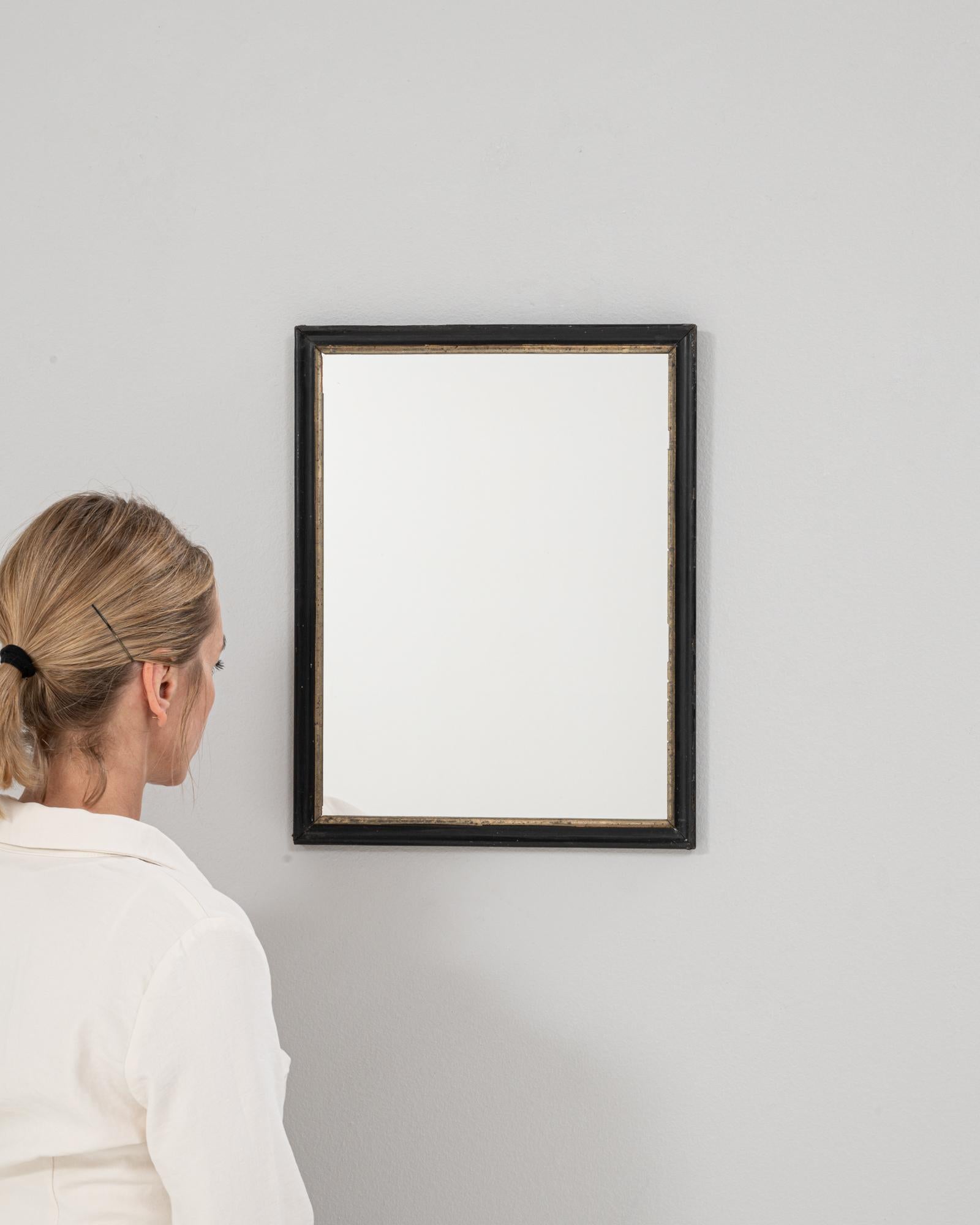 Français Miroir en bois français des années 1880 patiné noir en vente