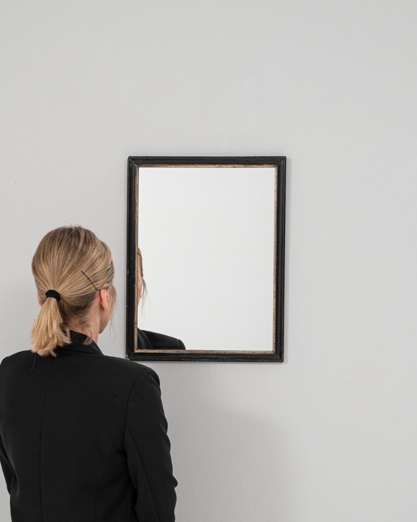 Français Miroir en bois français des années 1880 patiné noir en vente