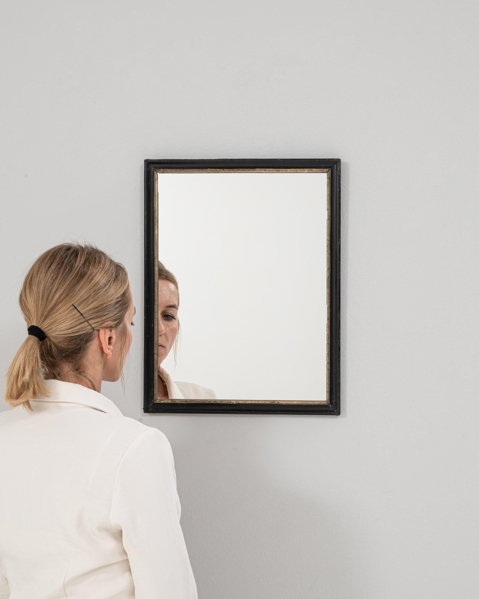 Miroir en bois français des années 1880 patiné noir Bon état - En vente à High Point, NC