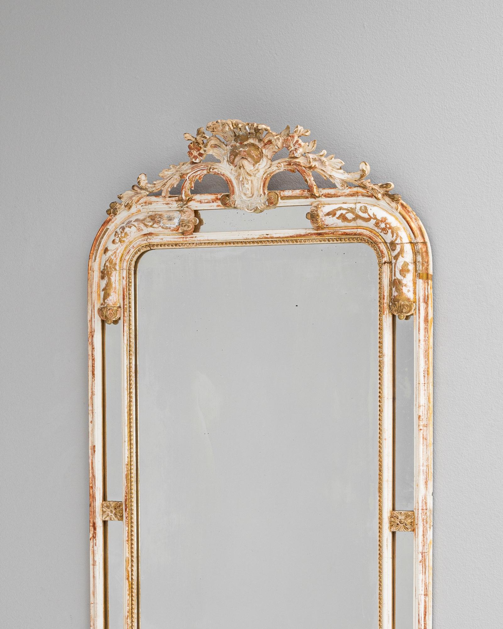 Specchio francese del 1880 in legno patinato bianco in vendita 1
