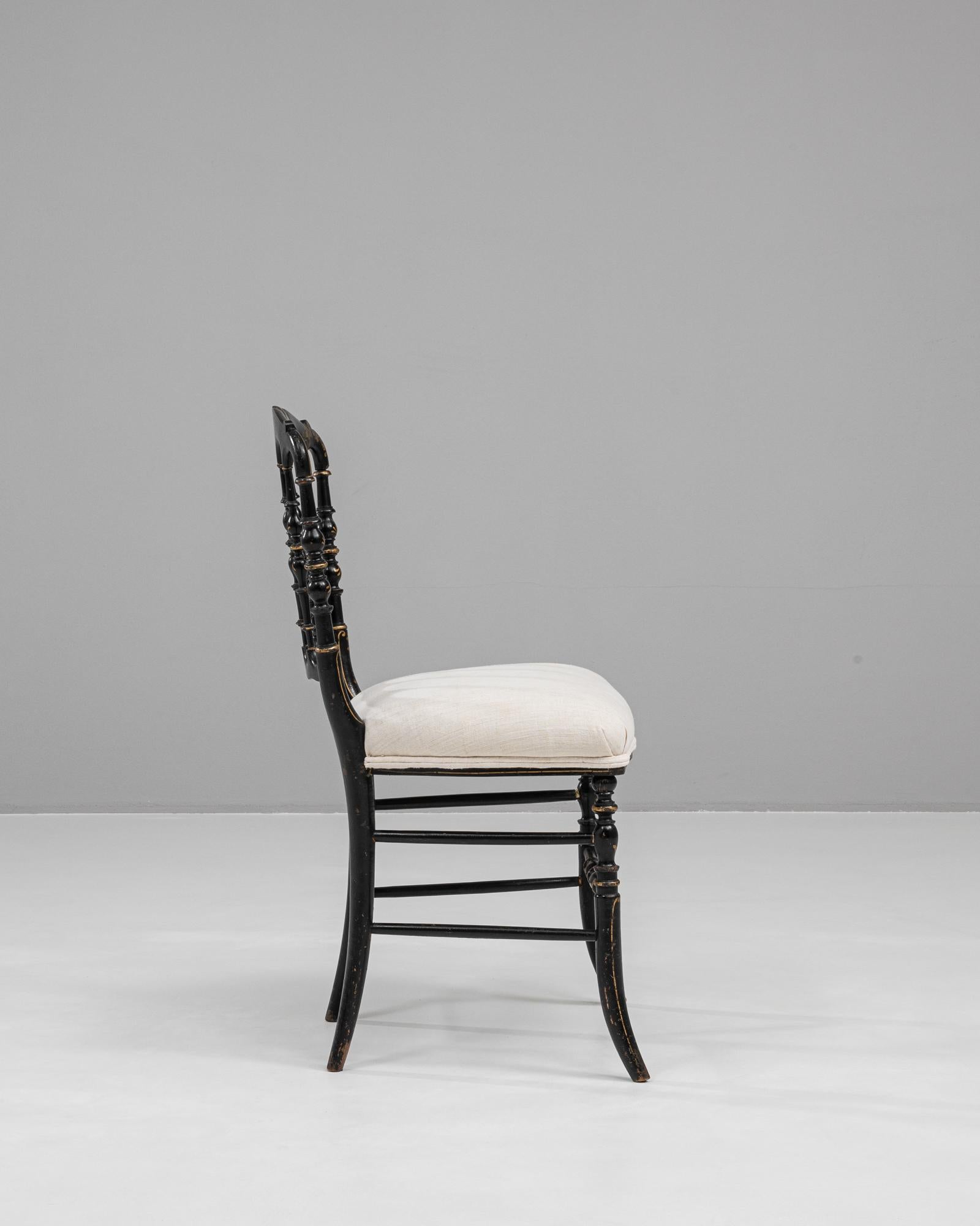 Sedia francese in legno del 1880 con seduta imbottita In condizioni buone a High Point, NC