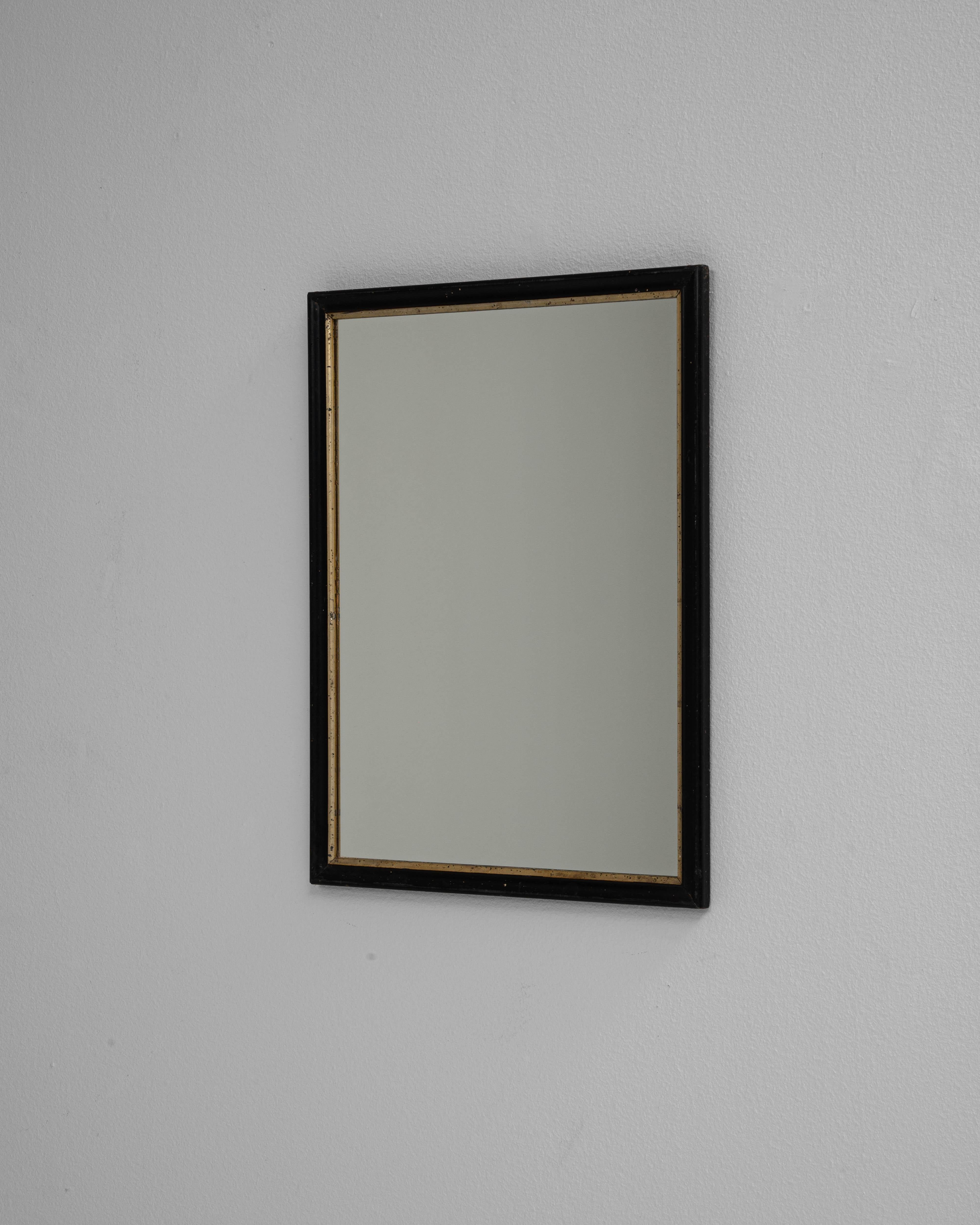 Specchio da parete in legno francese del 1880 In condizioni buone in vendita a High Point, NC