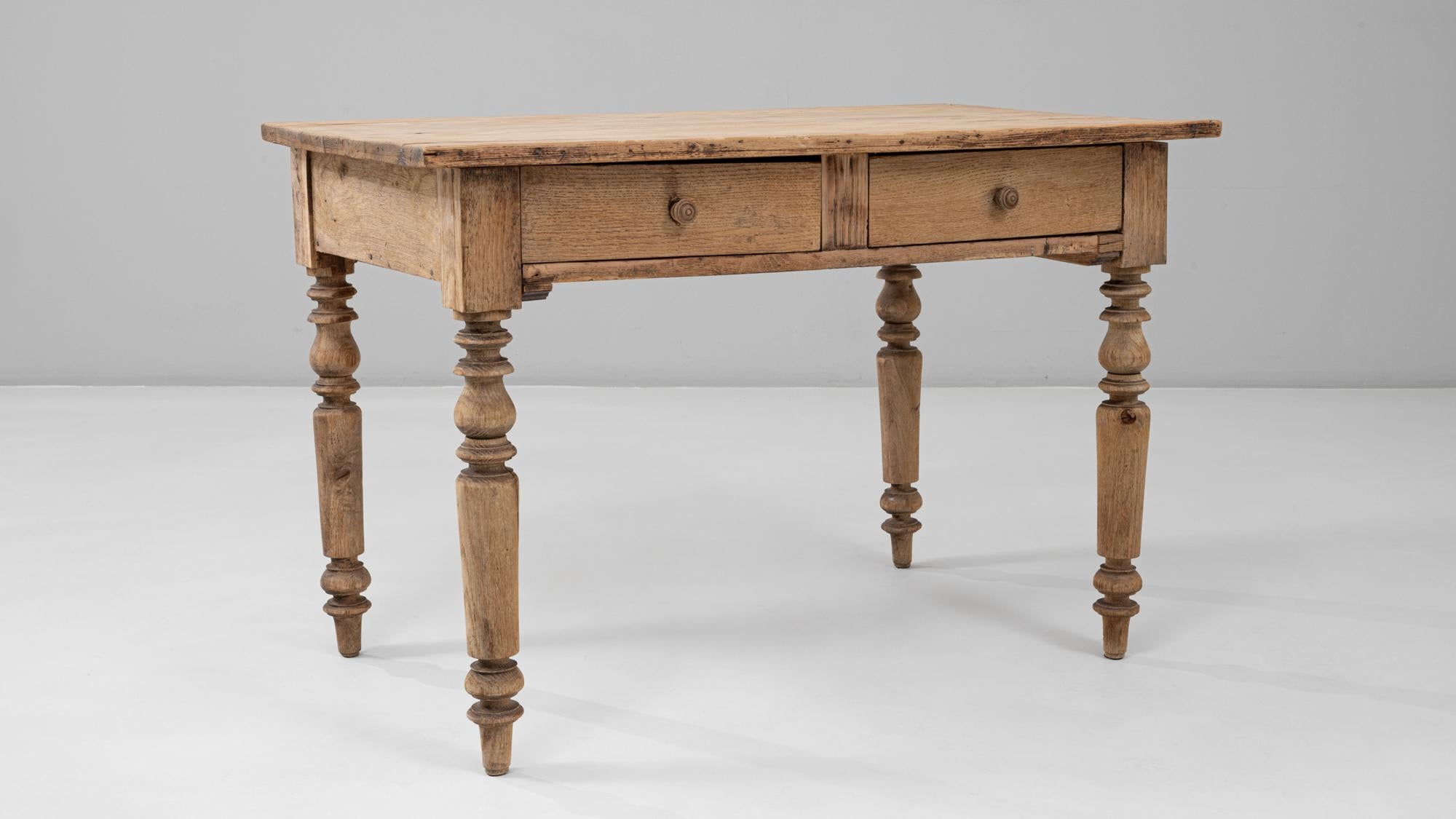 1880s French Wooden Writing Table with Turned Legs For Sale 7