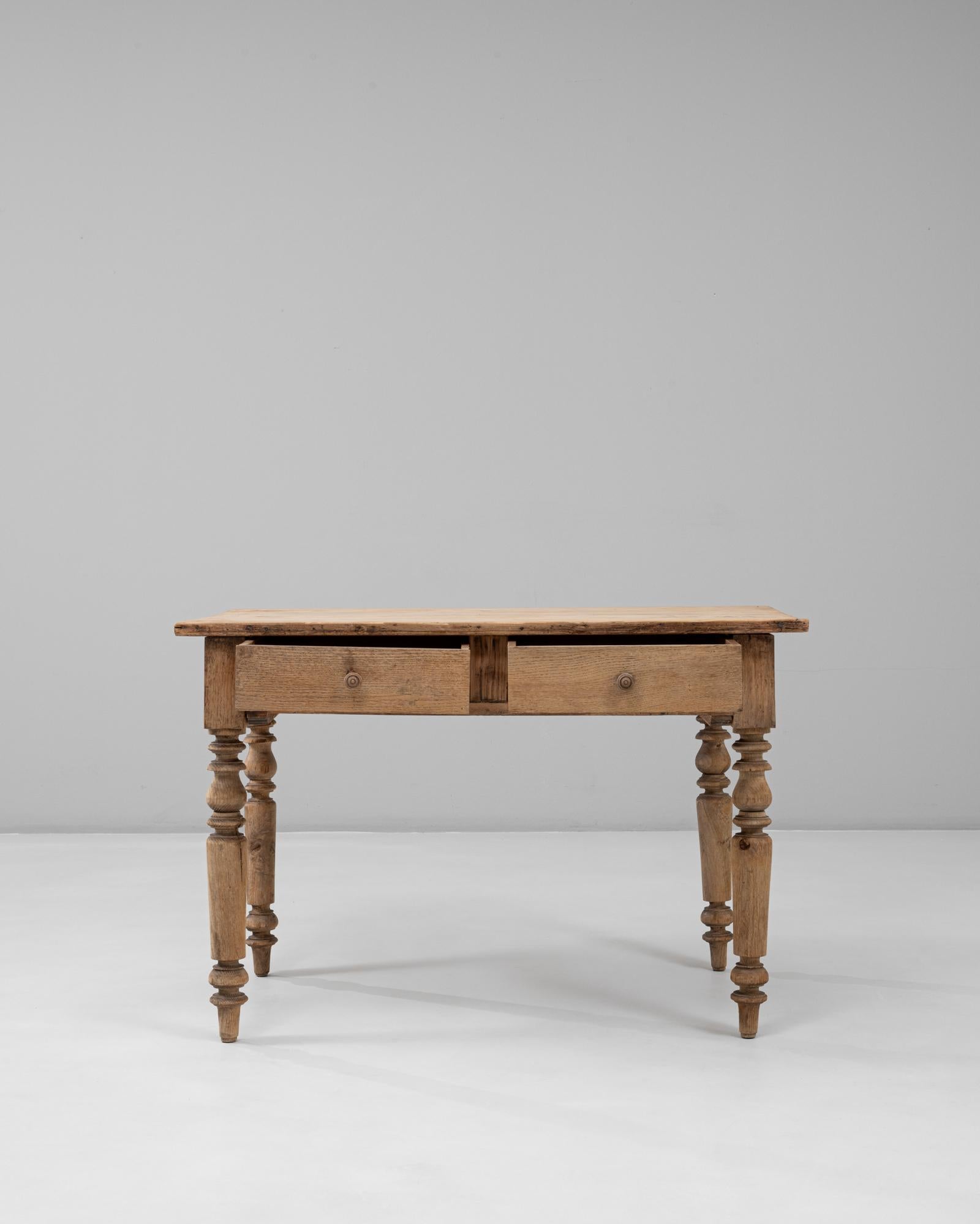 1880s French Wooden Writing Table with Turned Legs In Good Condition For Sale In High Point, NC
