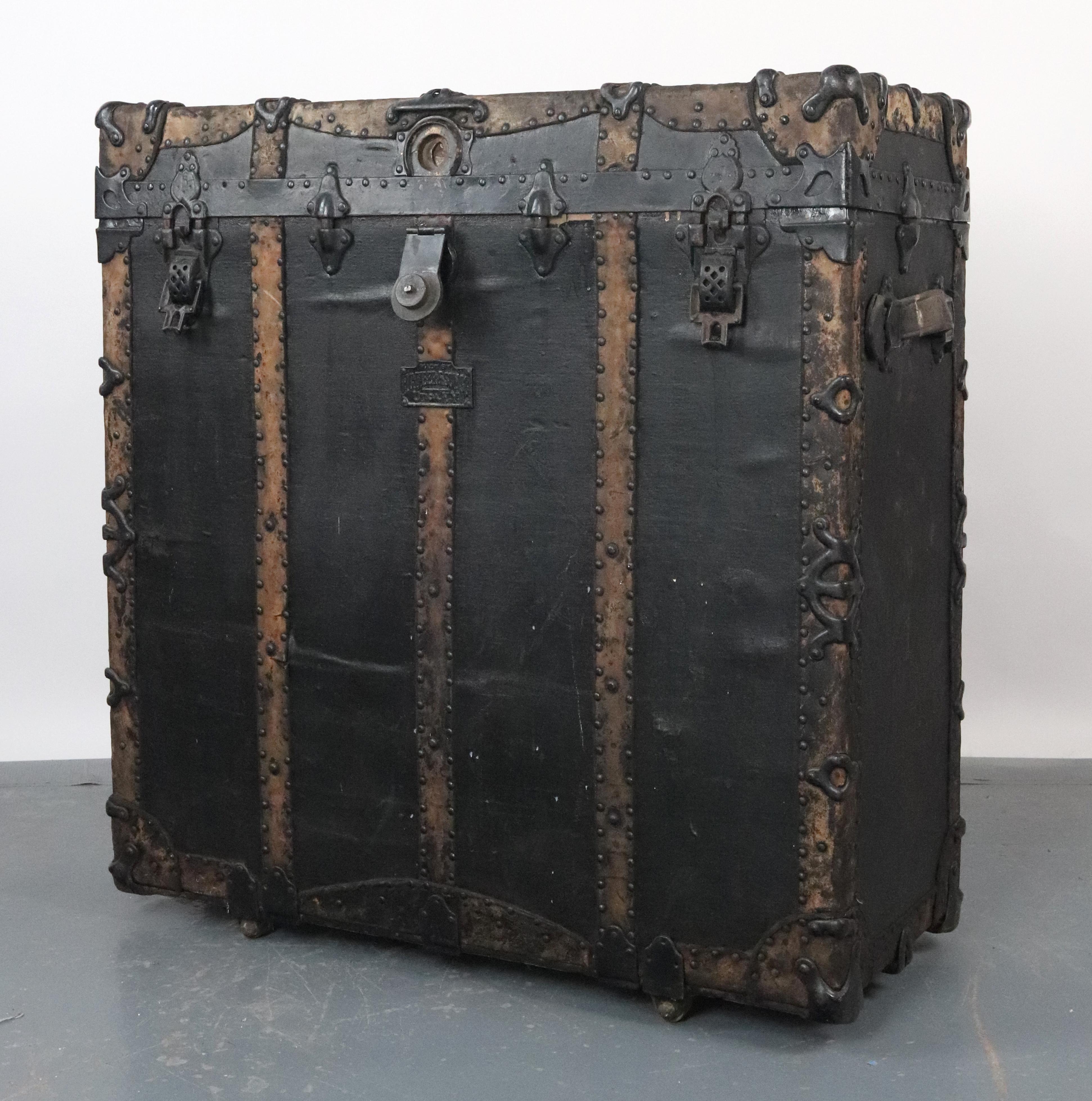 Calco 1880 H. A. C. Faber & Son's Co. Baule da viaggio con ruote in vendita