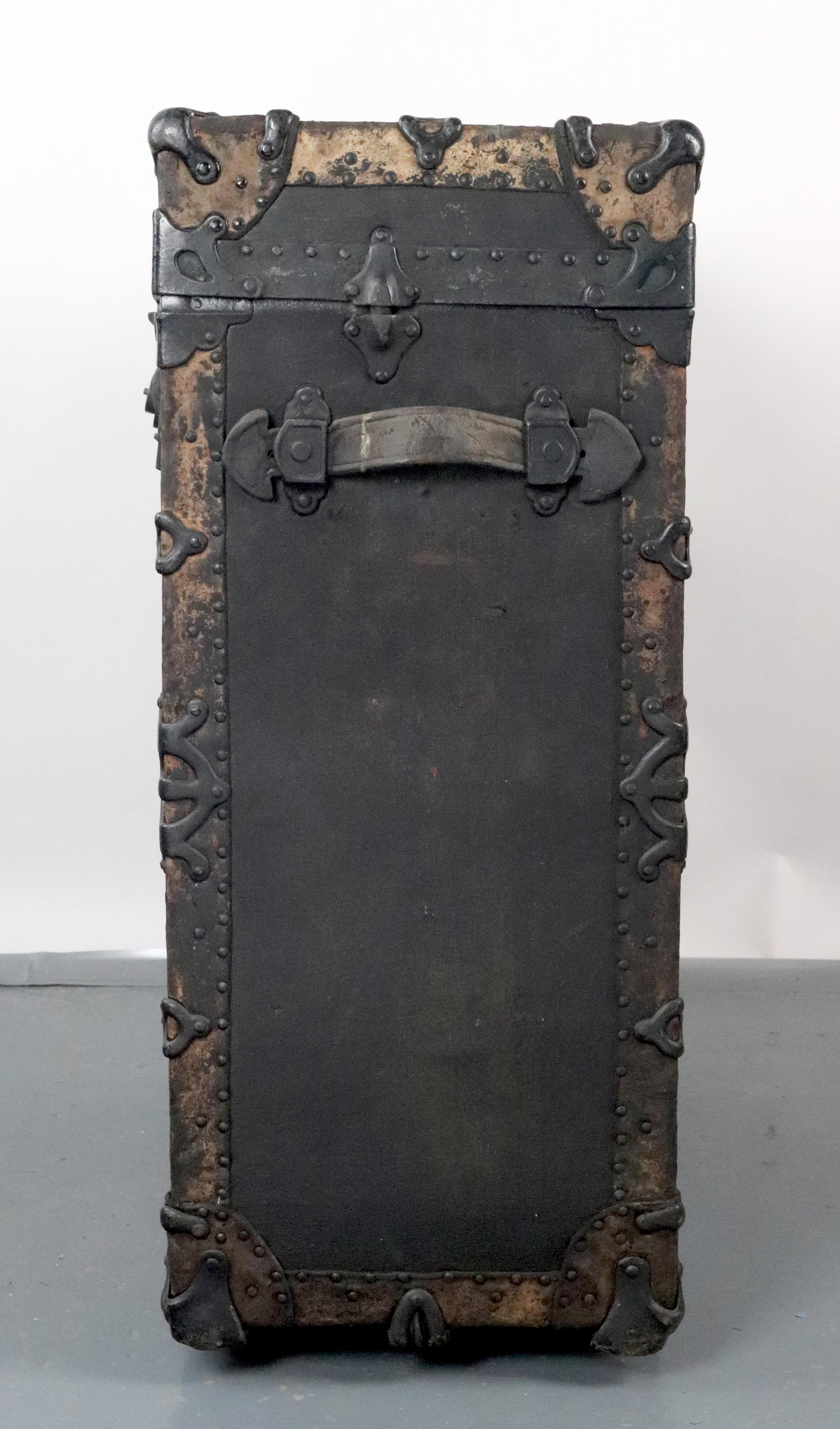 Fine XIX secolo 1880 H. A. C. Faber & Son's Co. Baule da viaggio con ruote in vendita