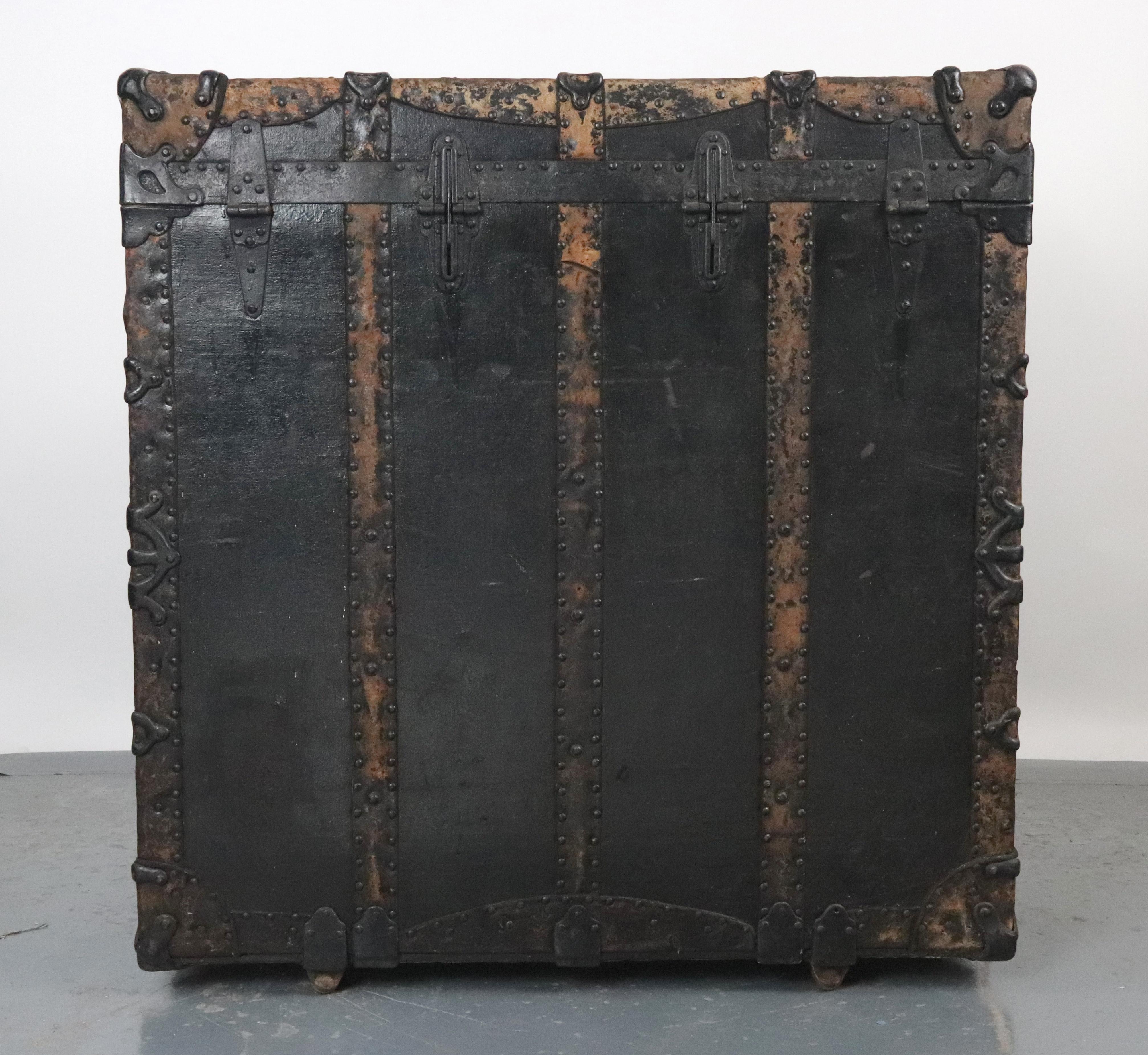 Acciaio 1880 H. A. C. Faber & Son's Co. Baule da viaggio con ruote in vendita
