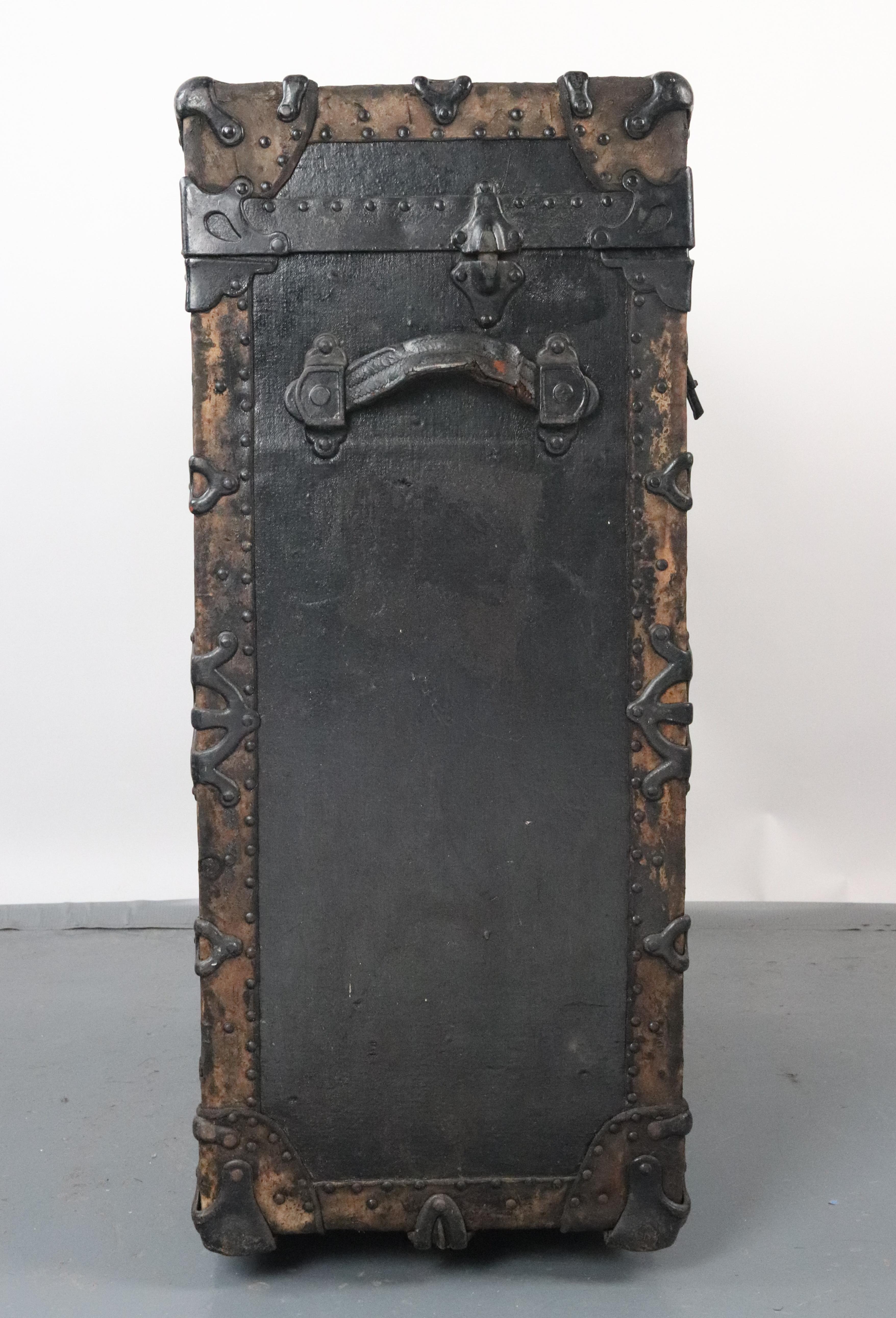 1880 H. A. C. Faber & Son's Co. Baule da viaggio con ruote in vendita 1