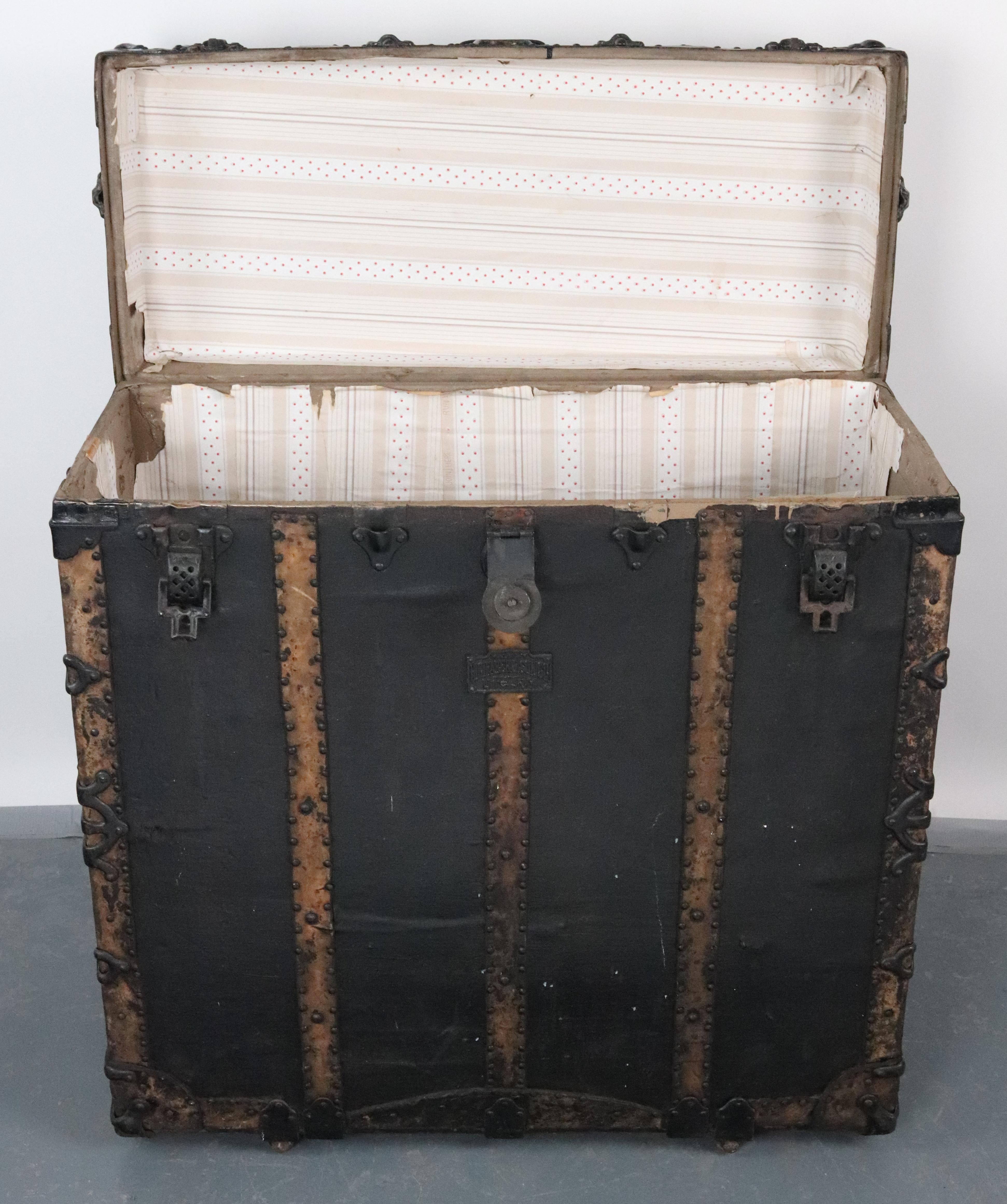 1880 H. A. C. Faber & Son's Co. Baule da viaggio con ruote in vendita 2