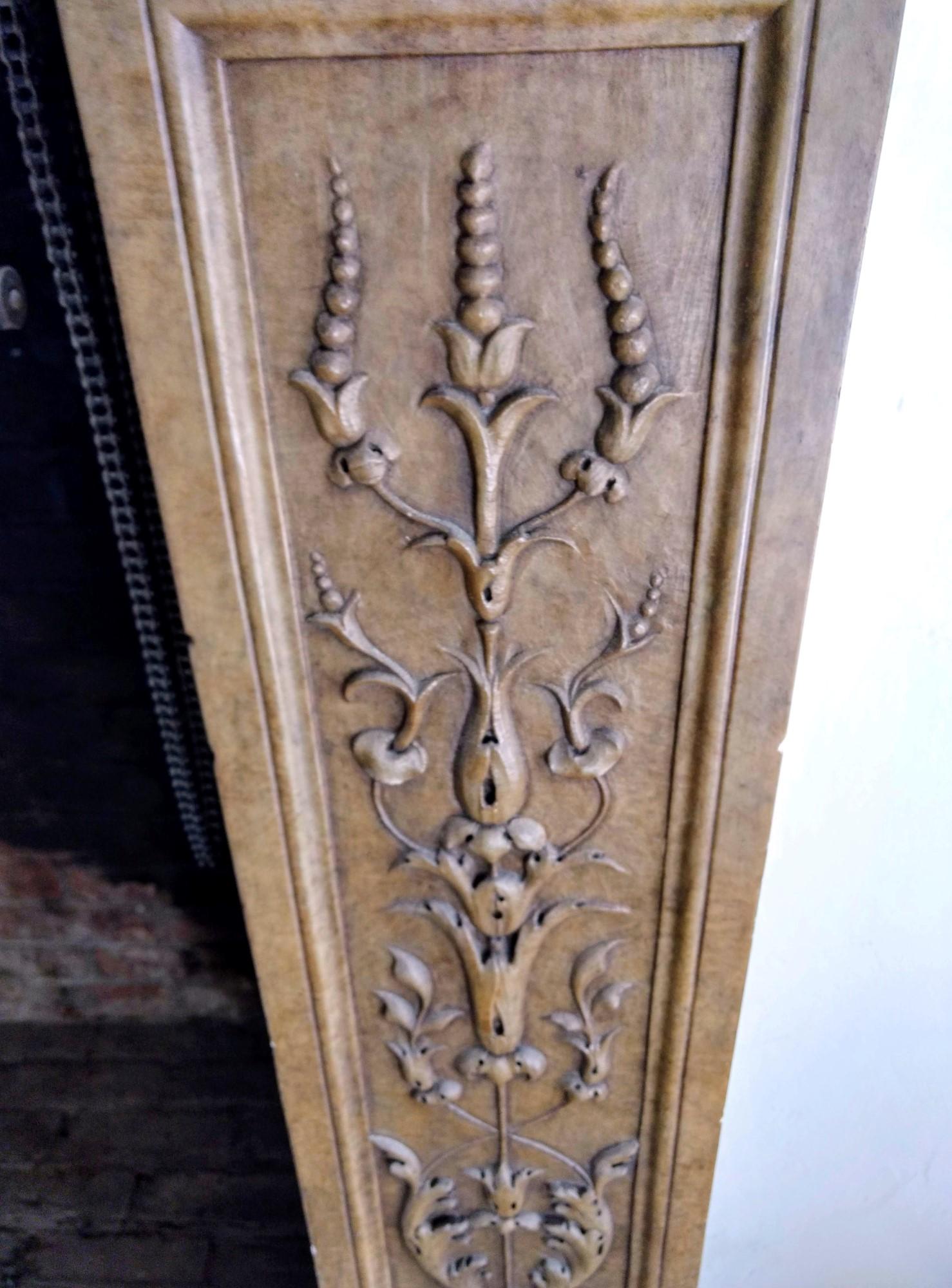 1880s Hand Carved Gothic Carrara Marble Fireplace Mantel with Griffins and Urns 4