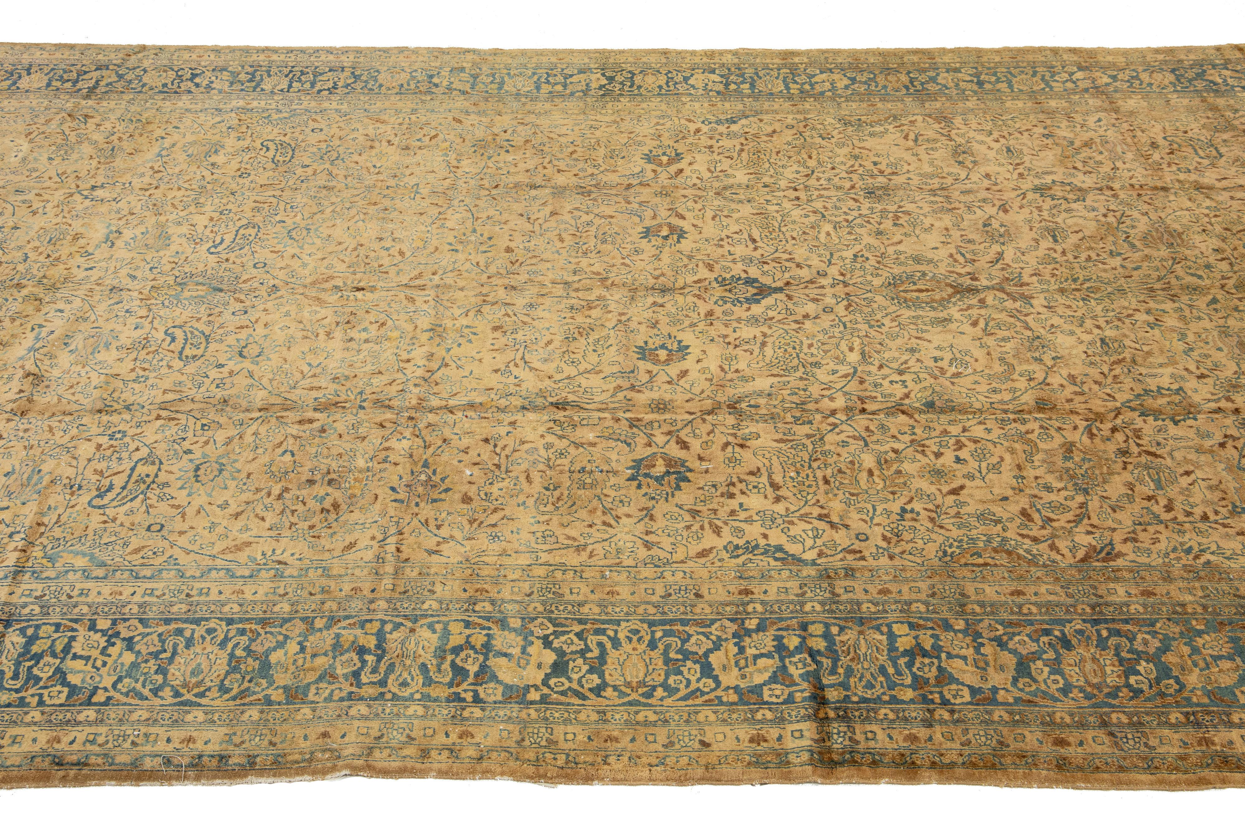 1880er Jahre Handgefertigt Allover Floral Antiker Persischer Mashad Wollteppich In Hellbraun im Angebot 2