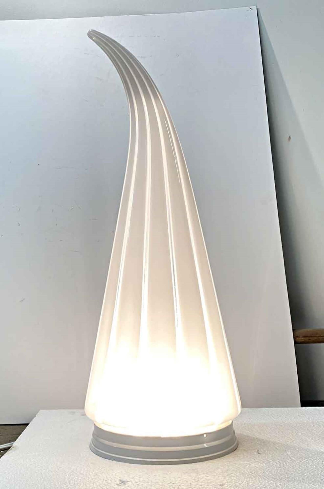 1980s striped Vetri Murano Mid-Century Modern glass table or floor lamp hand blown in Italy. It can be mounted on brass, nickel or a white enamel base per customer's specification. Accepts two standard light bulbs. Cleaned and rewired. Small