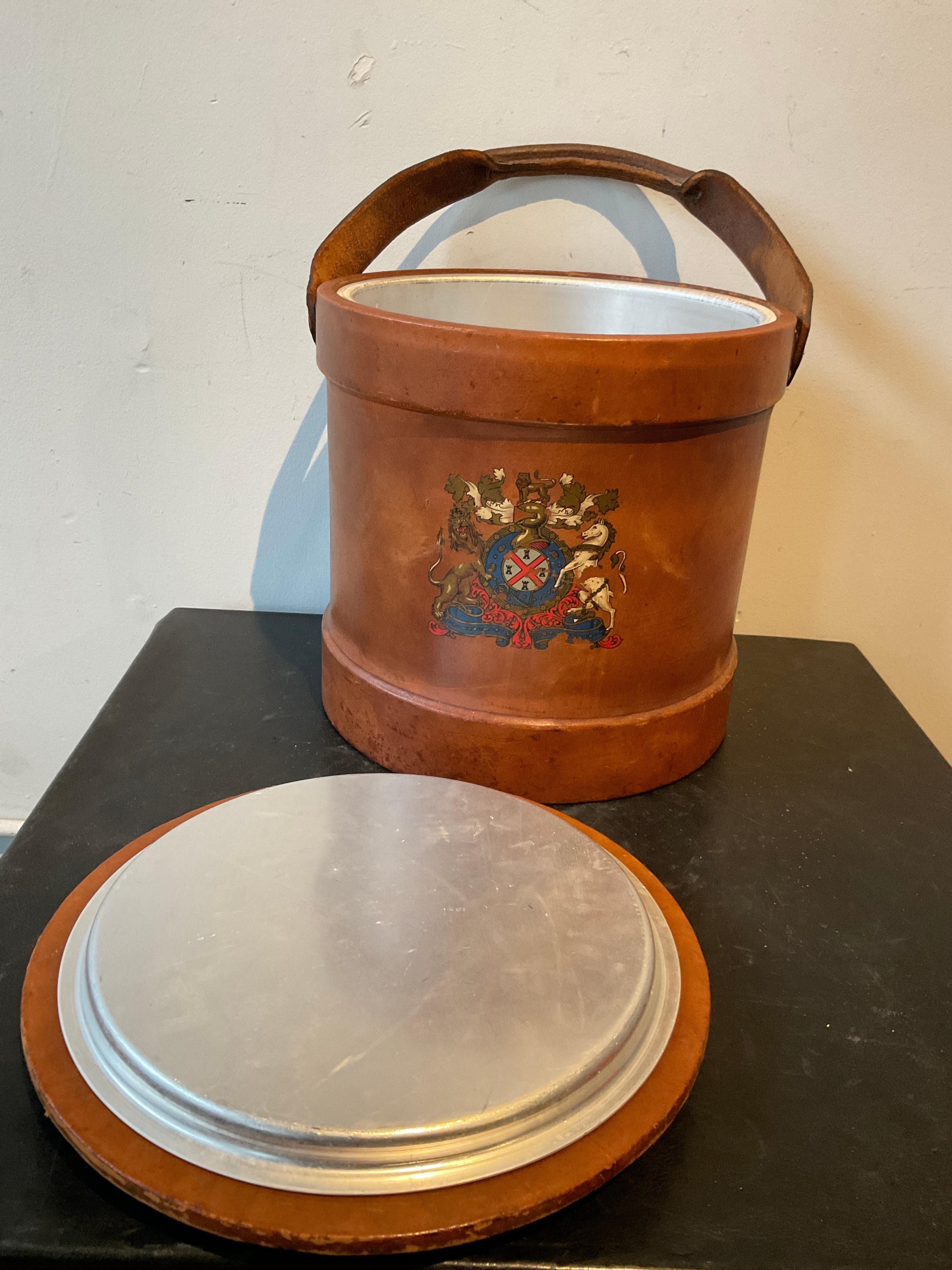 1880s Leather English Army Artillery Shell Converted into An Ice Bucket In Good Condition For Sale In Tarrytown, NY