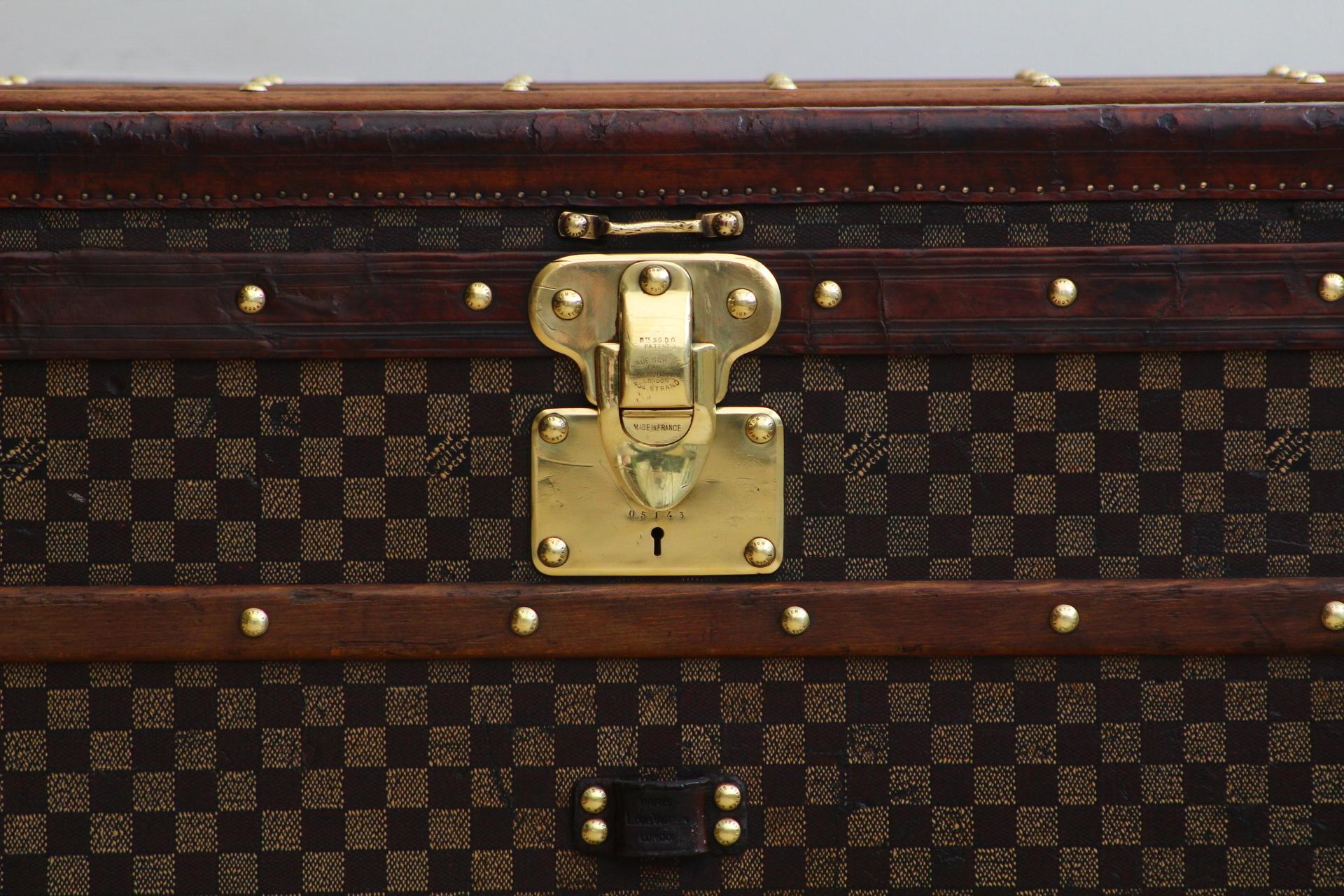 Black 1880s Louis Vuitton Damier Canvas Courier Trunk For Sale