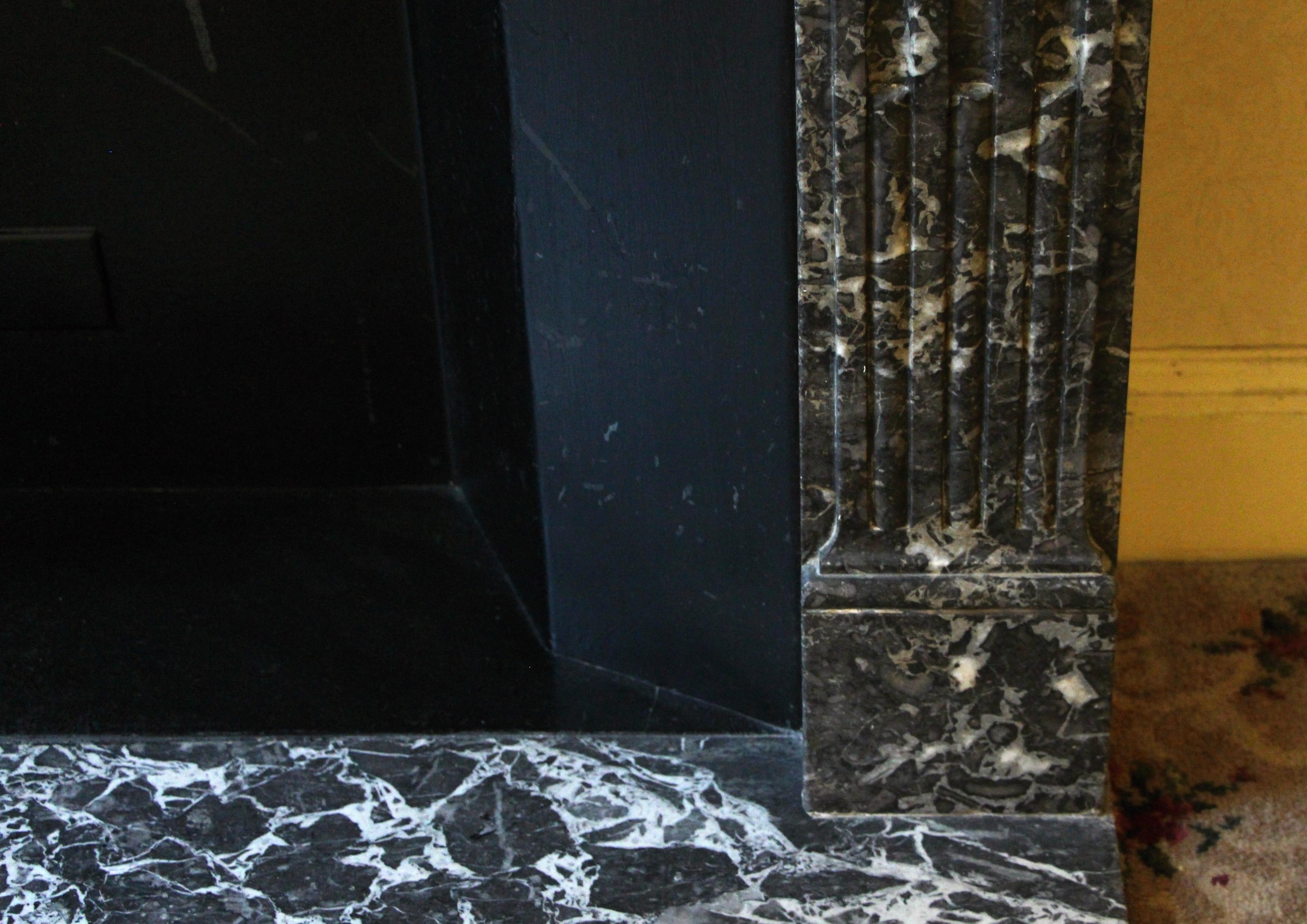 Manto francese Regency in marmo grigio Luigi XVI Hotel Waldorf Astoria 5
