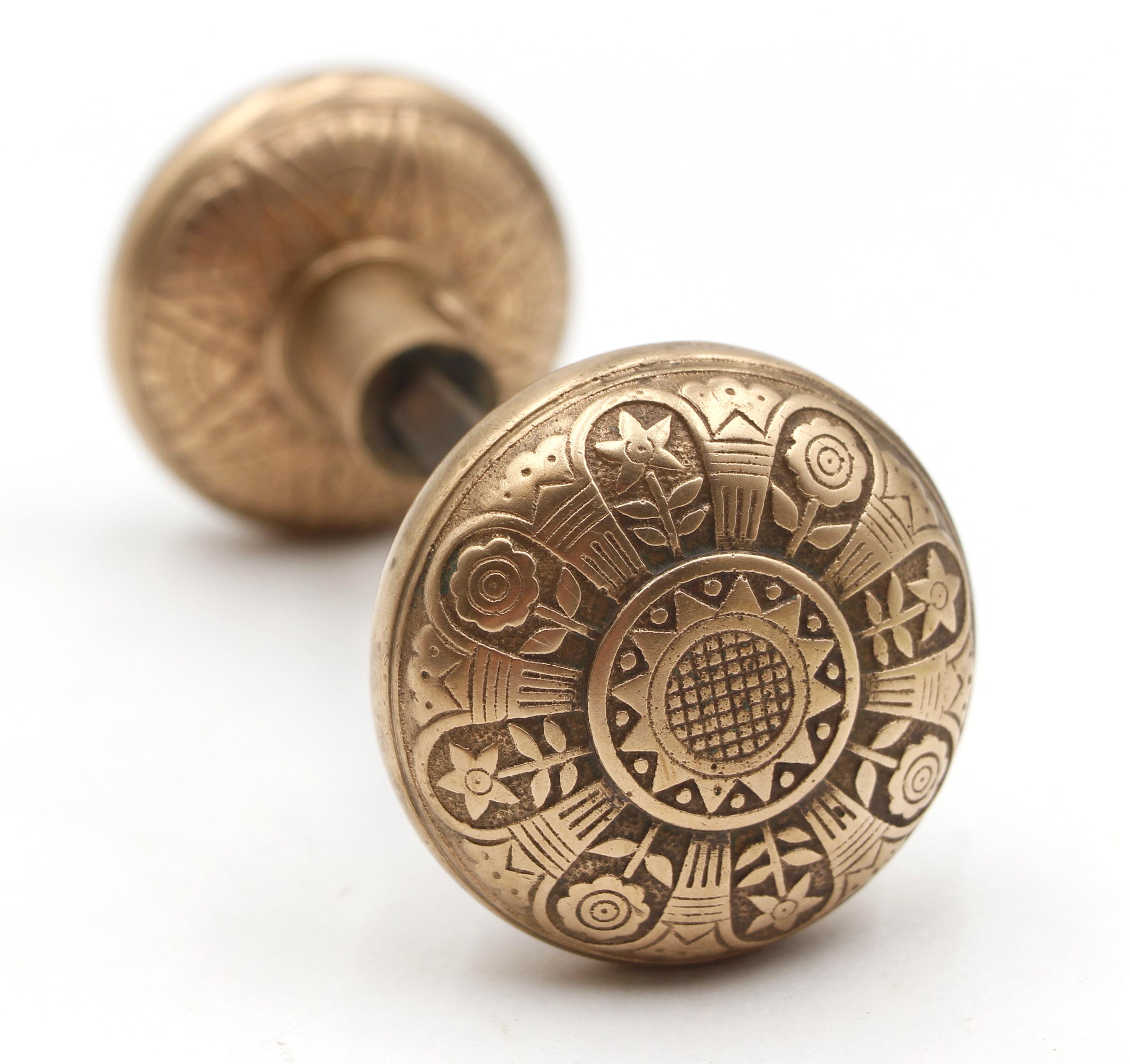 1880er Jahre Nashua Vernacular Messing Durchgang Türknopf Set (amerikanisch) im Angebot