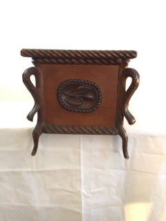 Boîte à bijoux victorienne surdimensionnée en bois sculpté des années 1880