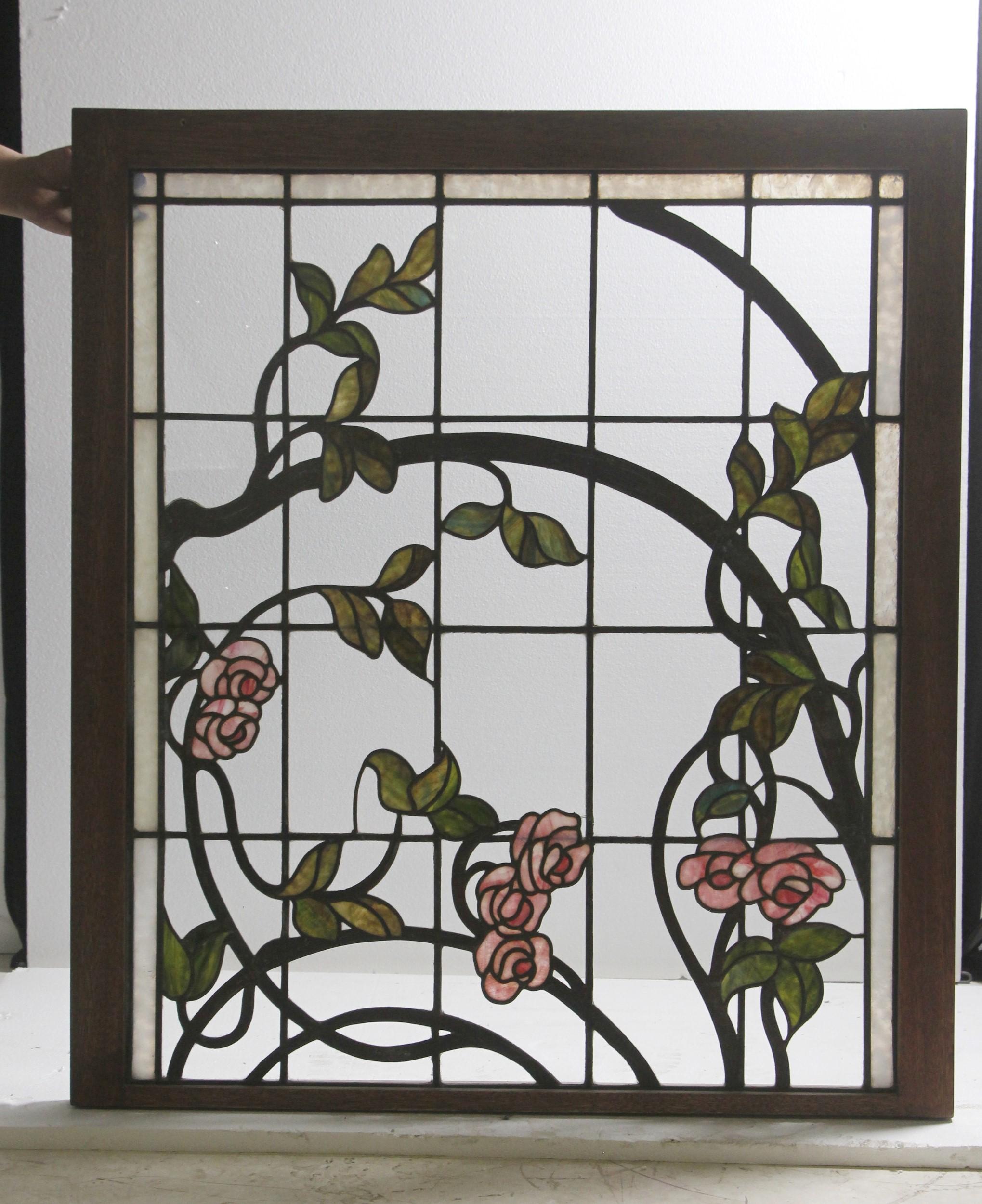 Late 19th Century 1880s Pair Floral Water Lilies Stained Glass Windows Set from a Kentucky Mansion