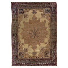 Tappeto persiano in lana Kerman del 1880 con disegno a medaglione in tan
