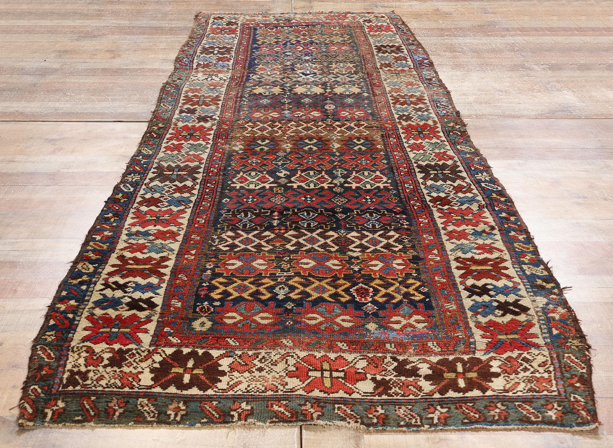Annodato a mano Runner persiano del nord-ovest del 1880 con stile tribale in vendita