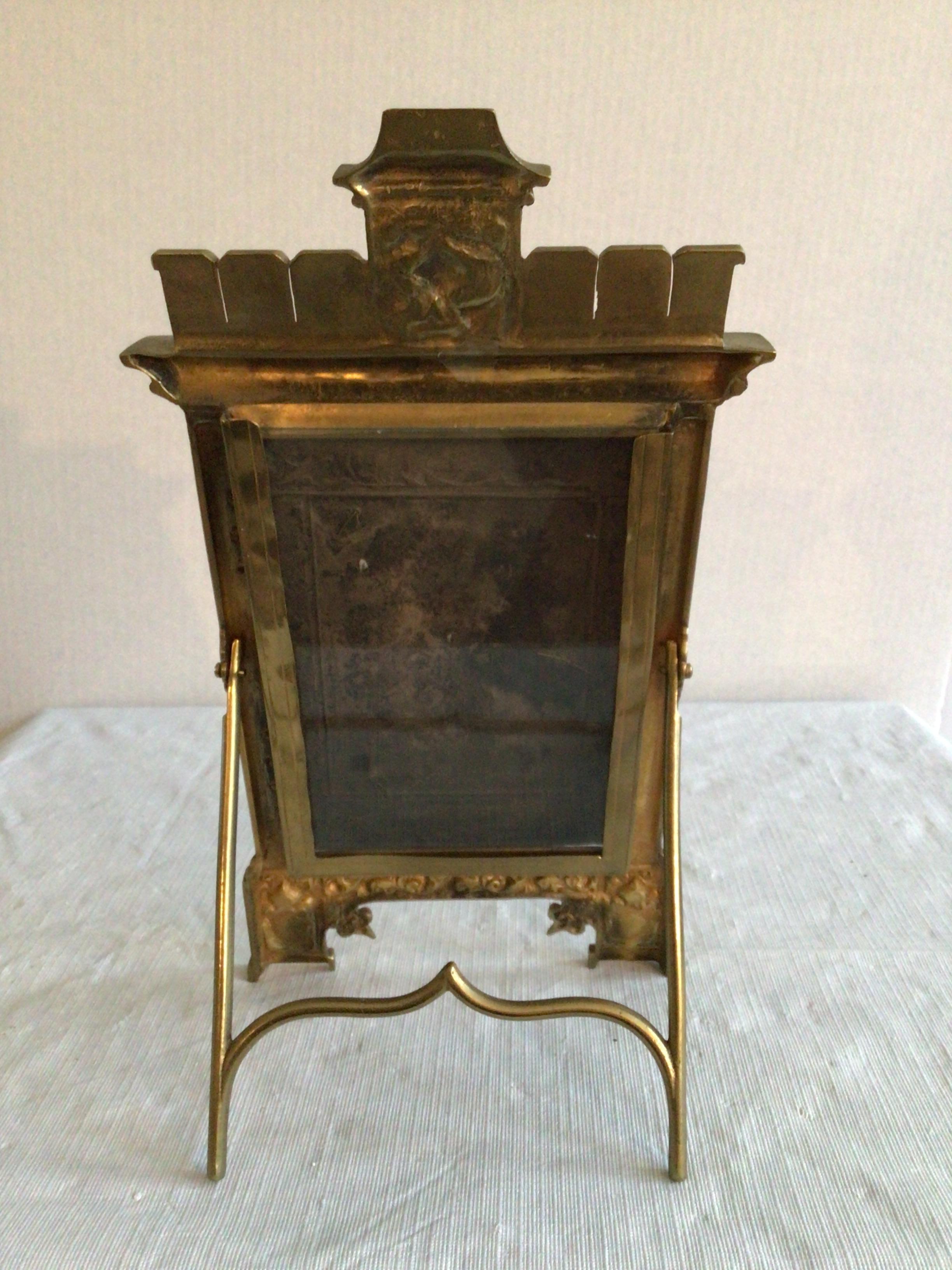 1880s Picture Frame With Hinged Door 5