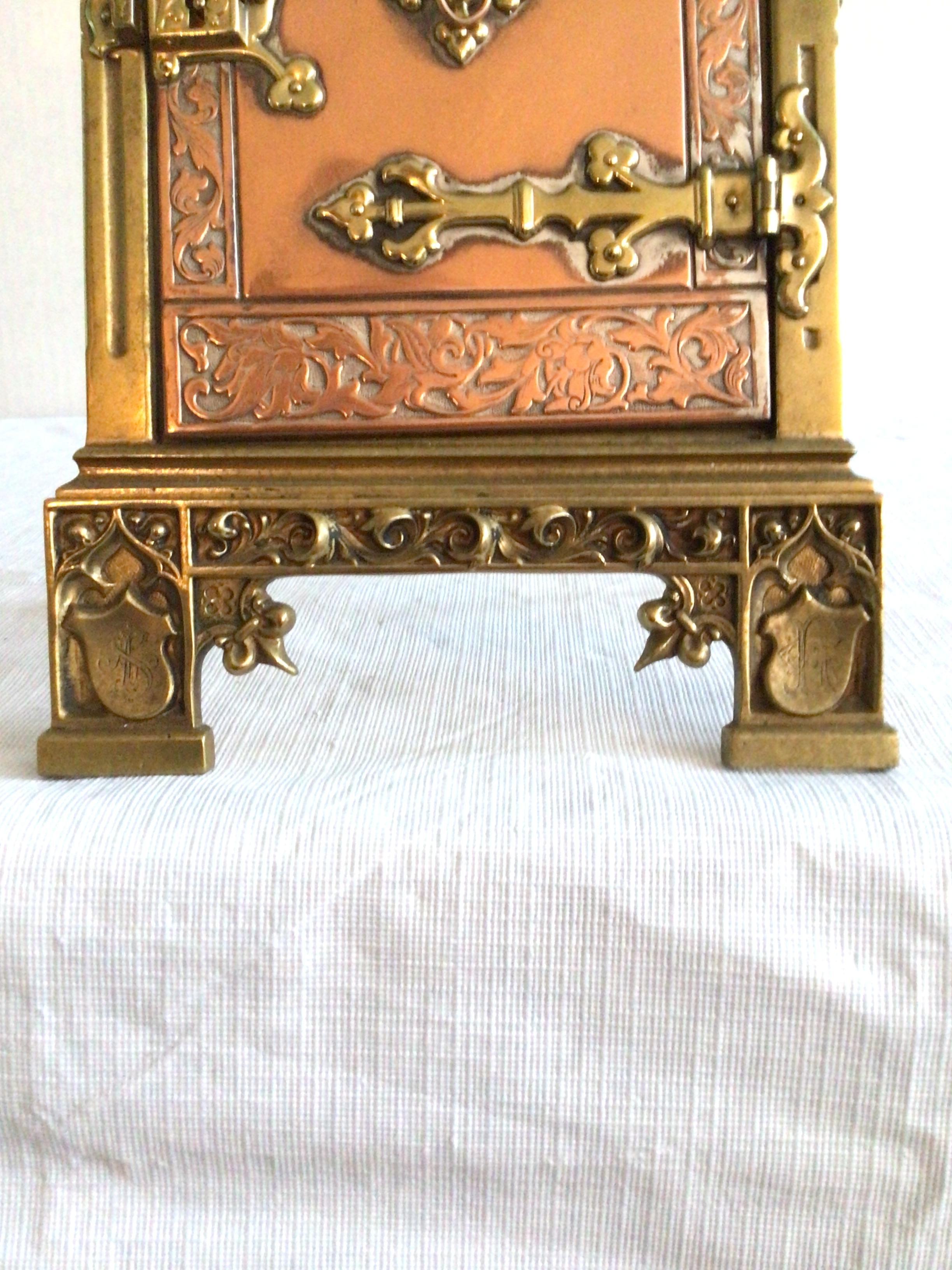 19th Century 1880s Picture Frame With Hinged Door