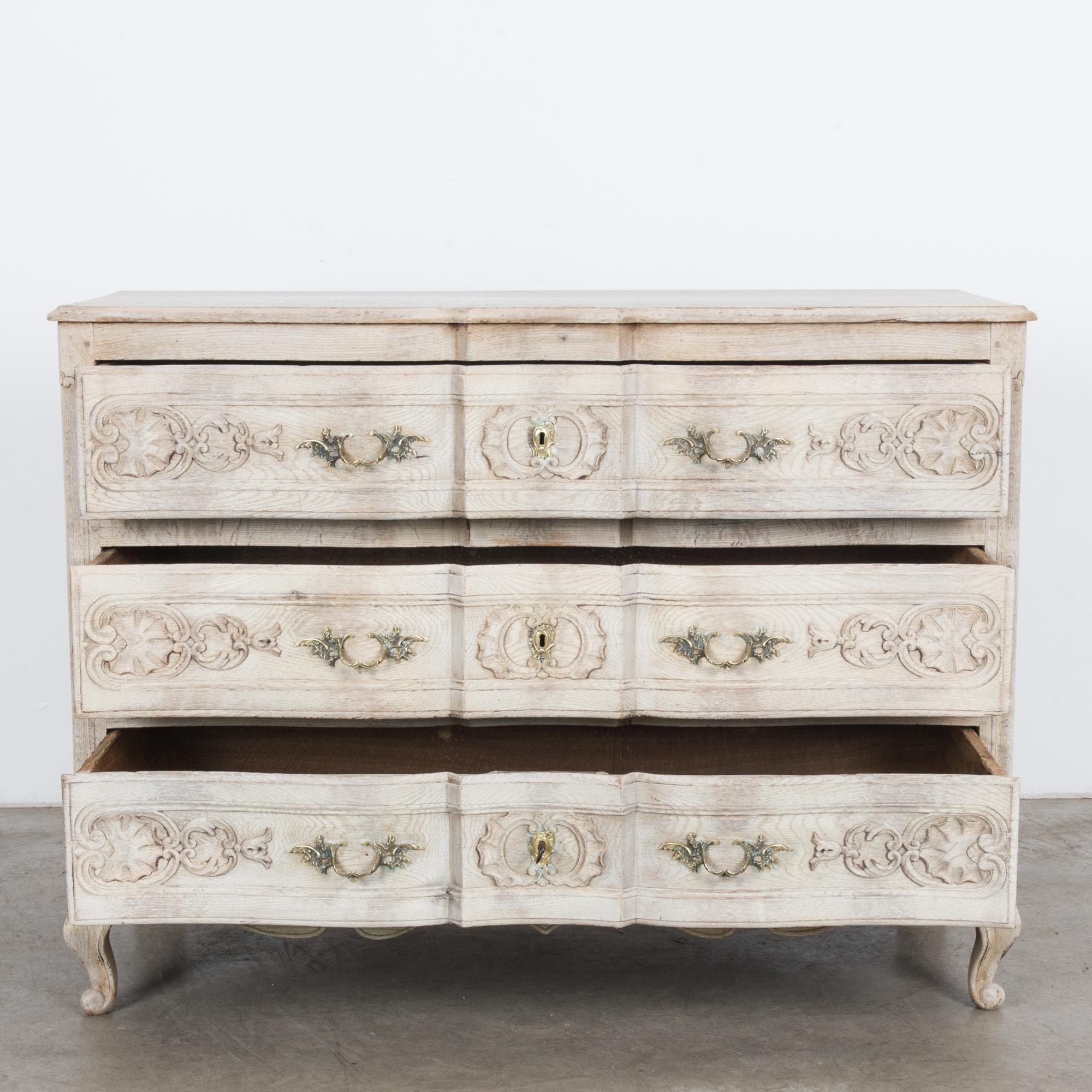 1880s Rococo Chest of Drawers In Good Condition In High Point, NC