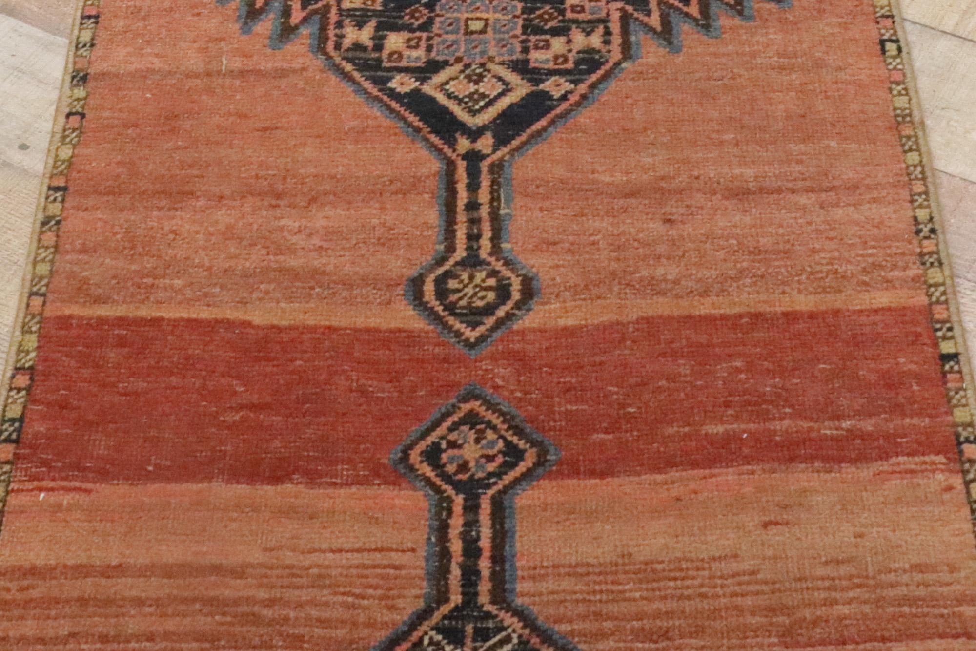 Late 19th Century 1880's Antique Persian Bijar Carpet with Traditional Style For Sale 2