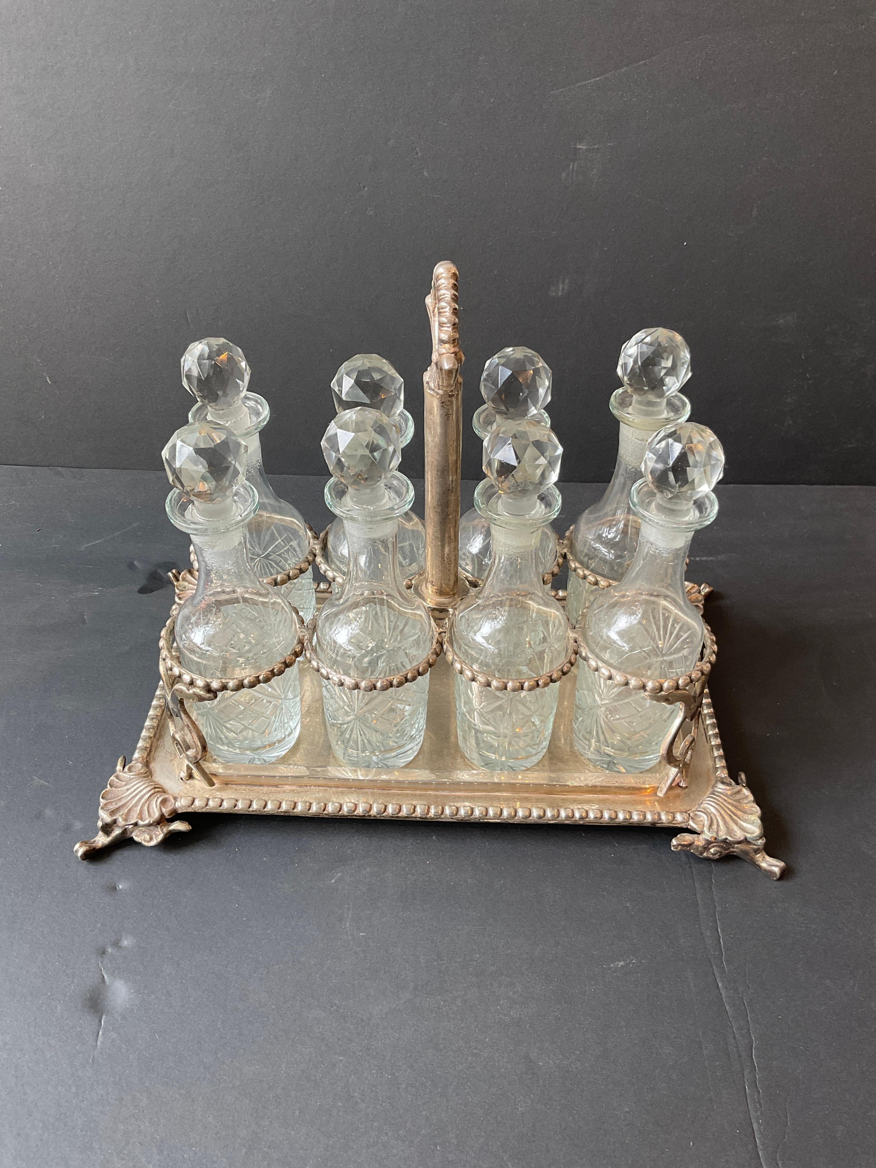 Fin du XIXe siècle Set de 8 burettes en métal argenté des années 1880 en vente