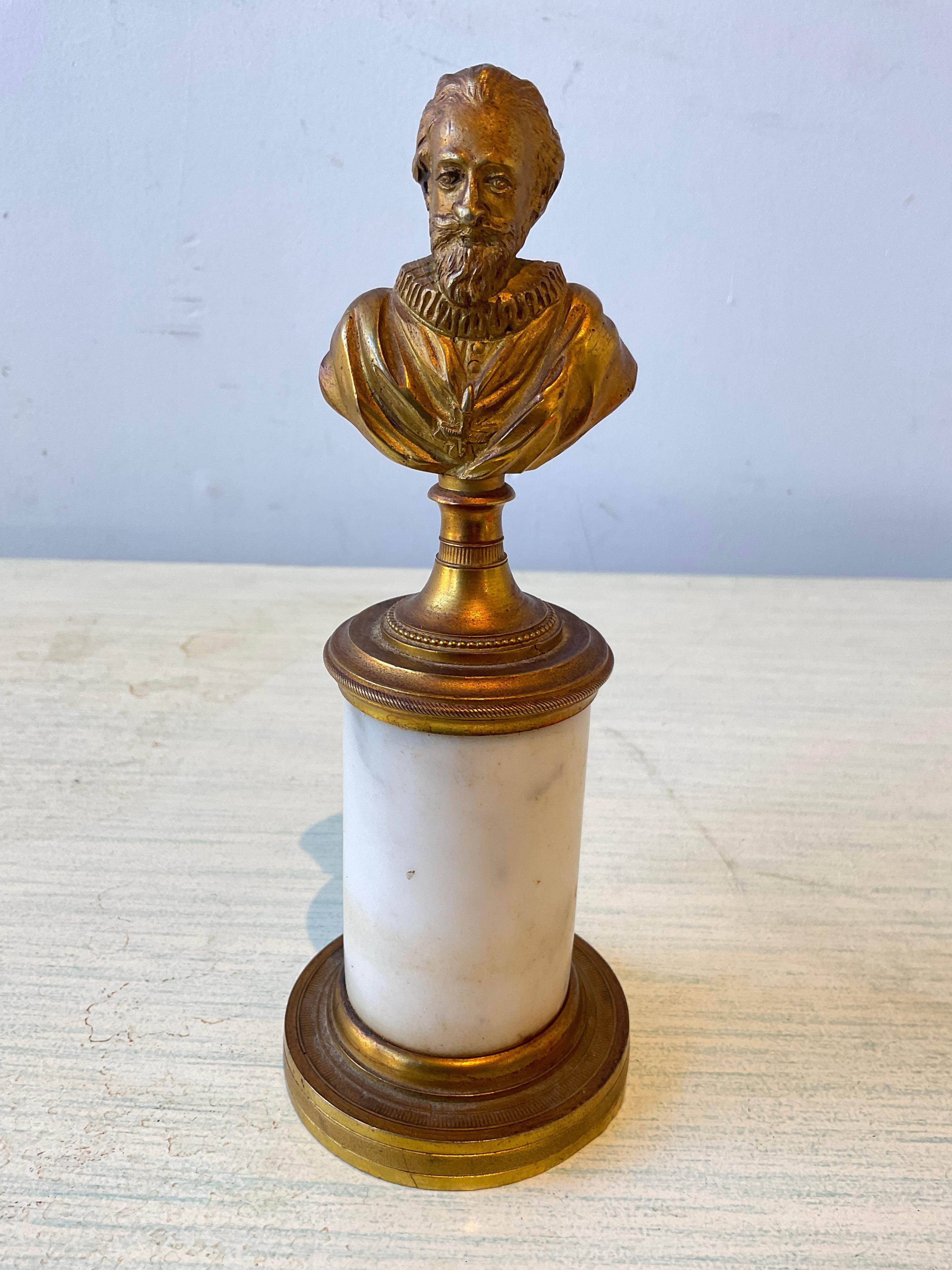 Années 1880 Petit  Buste en bronze Dore de Shakespeare  en vente 2