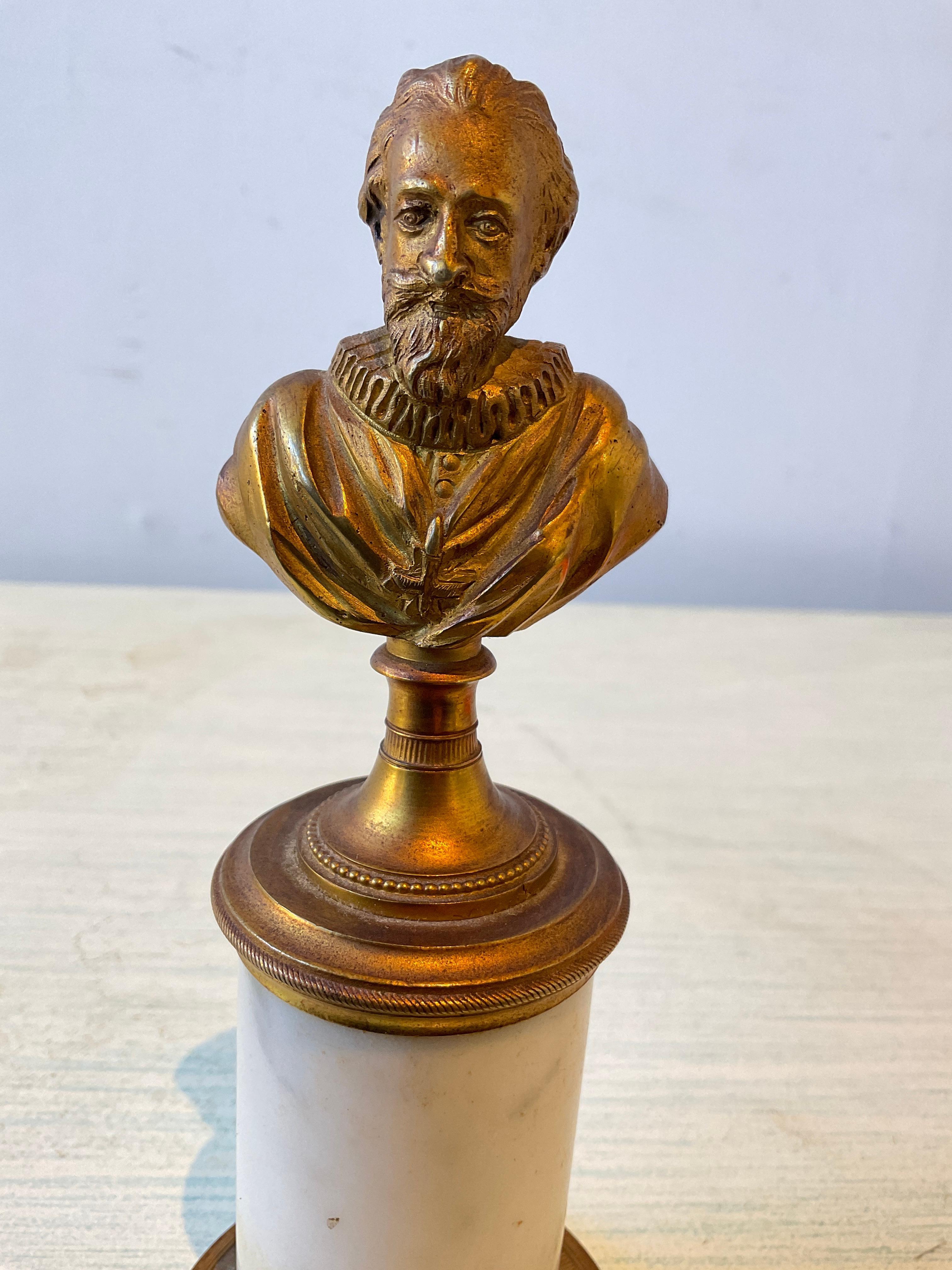 Années 1880 Petit  Buste en bronze Dore de Shakespeare  en vente 3