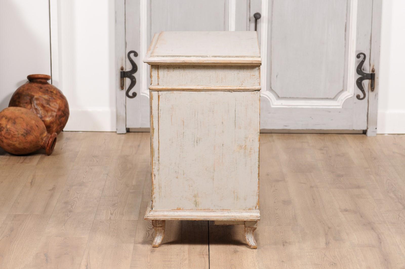 1880s Swedish Neutral Grey Painted Small Cabinet with Single Drawer over Door For Sale 4