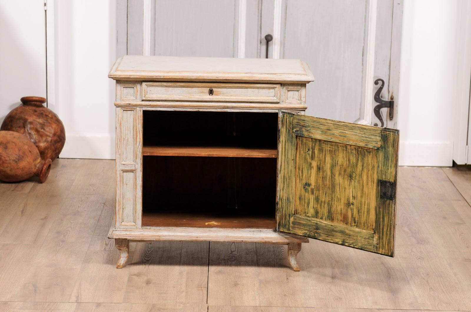 1880s Swedish Neutral Grey Painted Small Cabinet with Single Drawer over Door For Sale 6