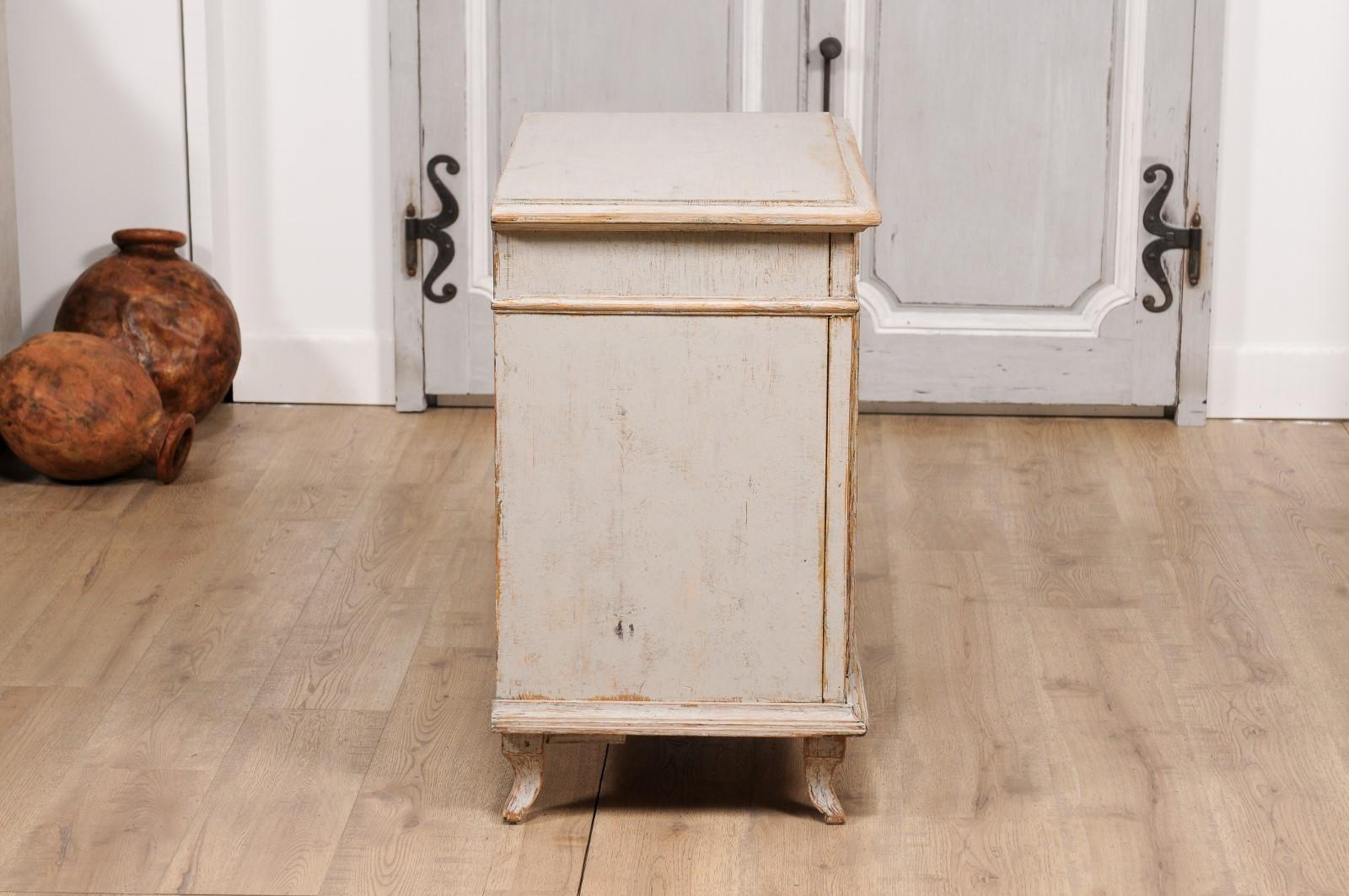 1880s Swedish Neutral Grey Painted Small Cabinet with Single Drawer over Door For Sale 1