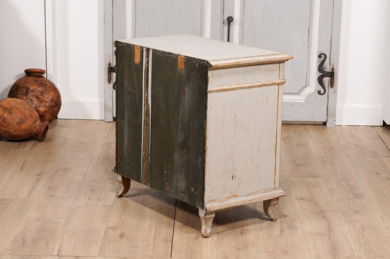 1880s Swedish Neutral Grey Painted Small Cabinet with Single Drawer over Door For Sale 2