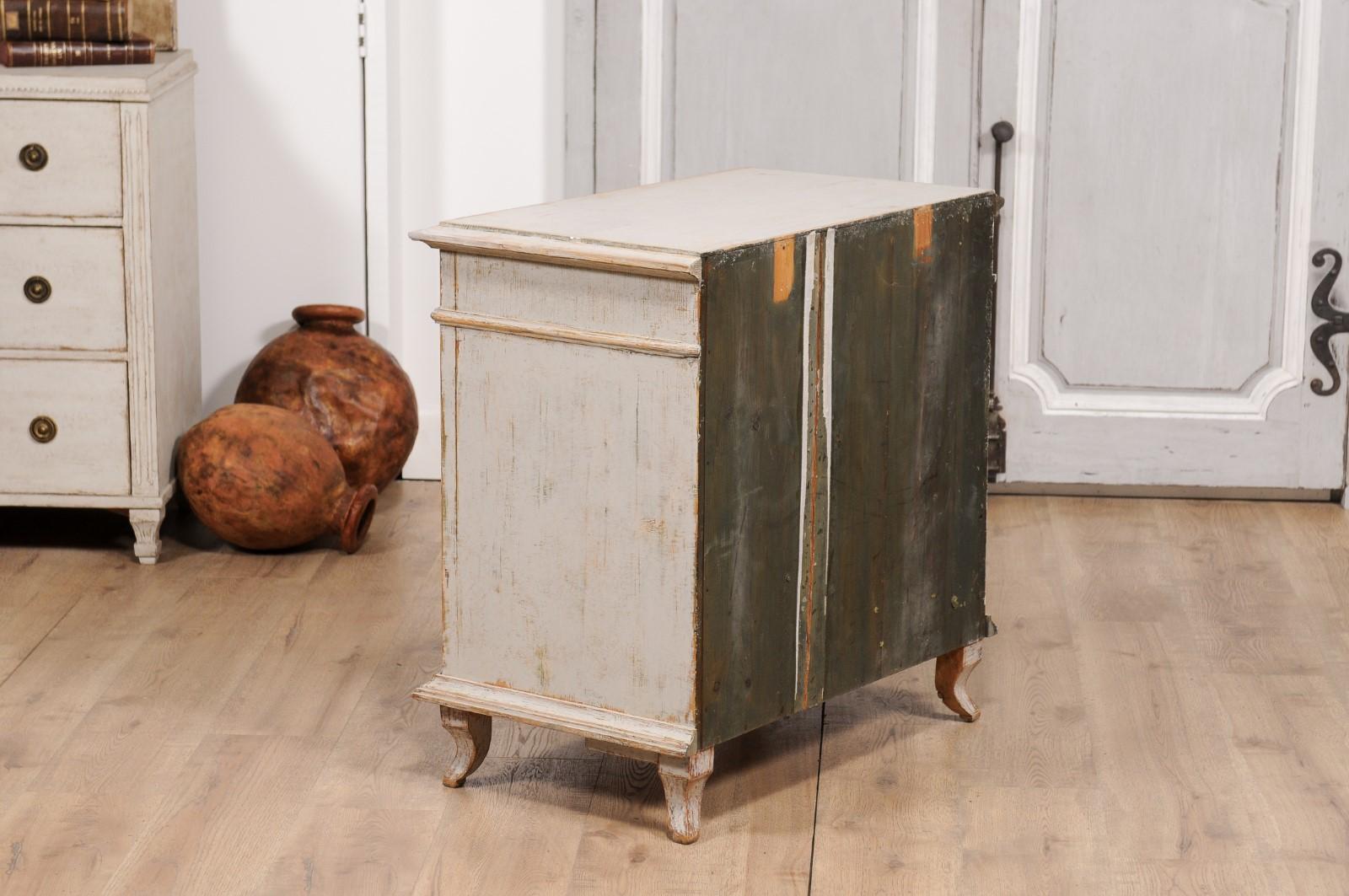 1880s Swedish Neutral Grey Painted Small Cabinet with Single Drawer over Door For Sale 3