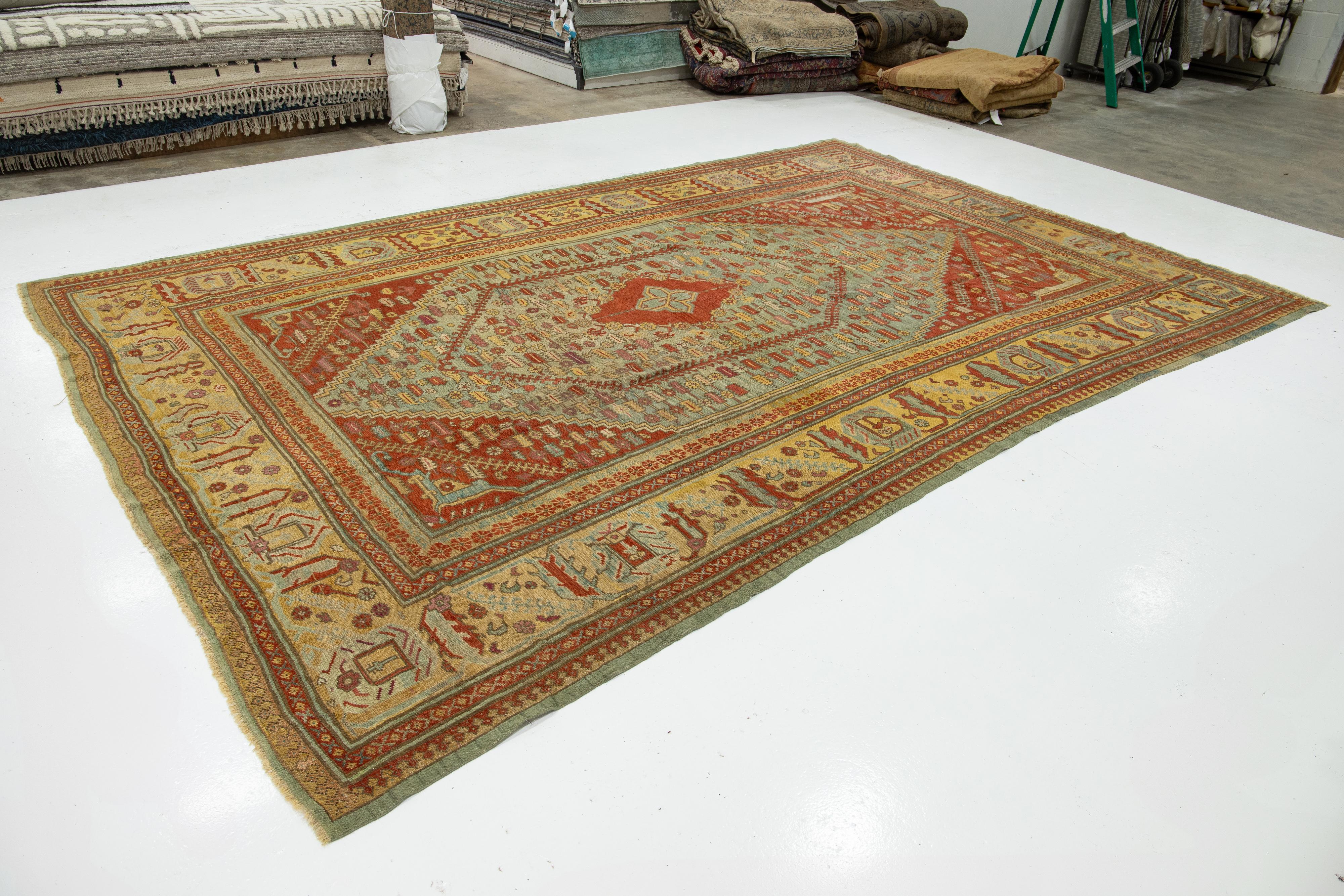 1880er Jahre Türkischer Oushak Antiker Wollteppich in Blau mit Medaillon-Design (Handgeknüpft) im Angebot