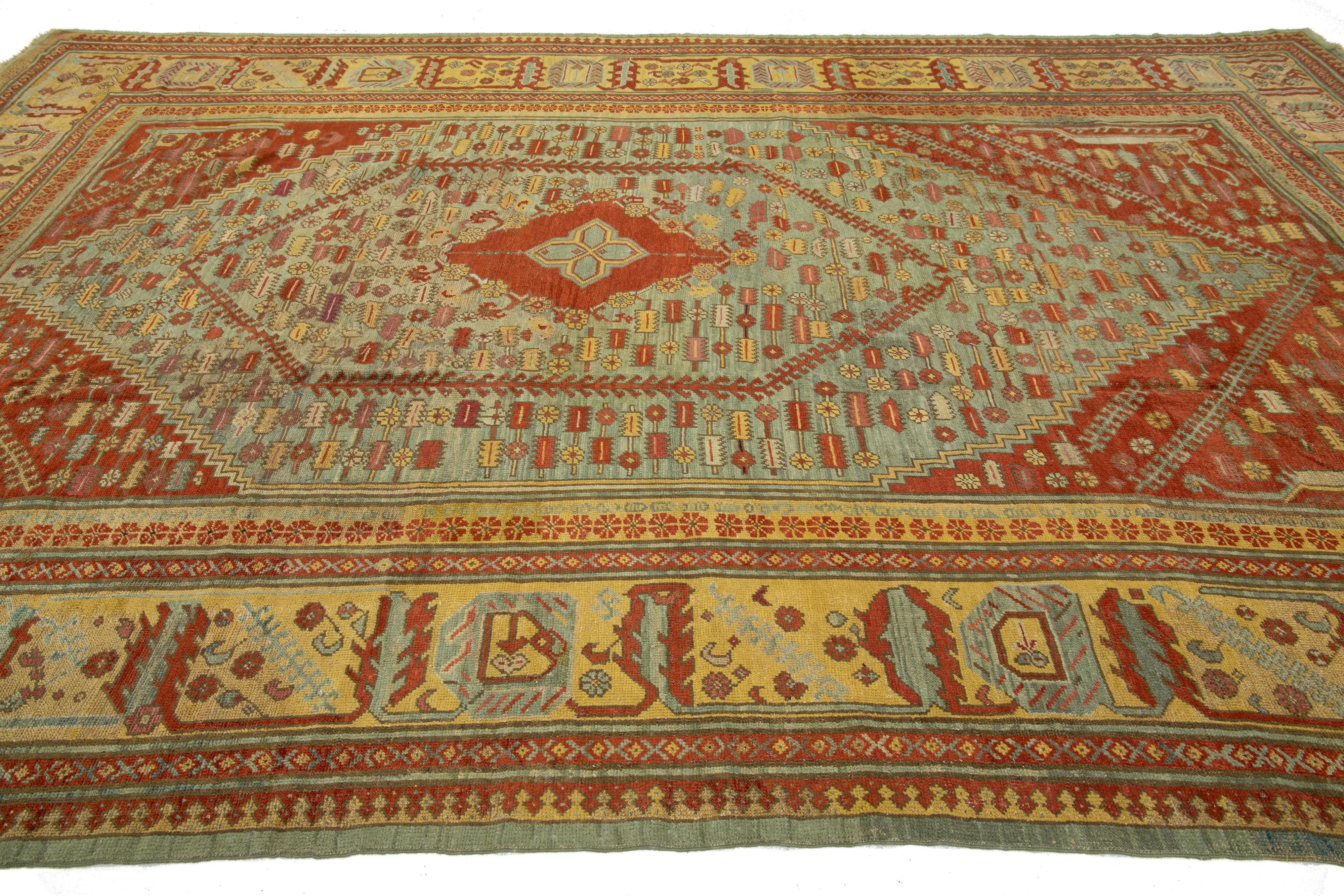 1880er Jahre Türkischer Oushak Antiker Wollteppich in Blau mit Medaillon-Design (Wolle) im Angebot