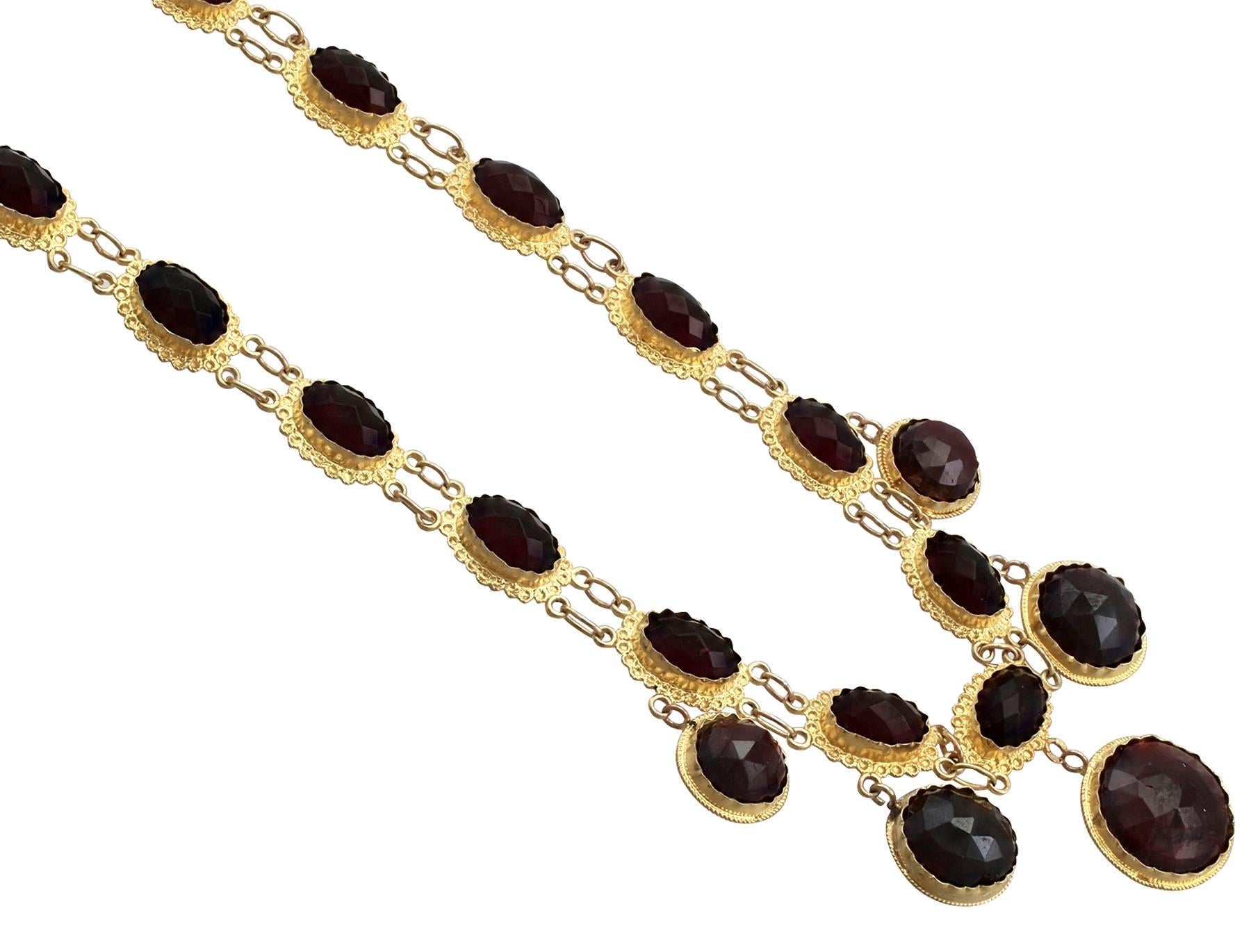 1880s Victorian 49.53 Carat Garnet and Yellow Gold Necklace In Excellent Condition In Jesmond, Newcastle Upon Tyne