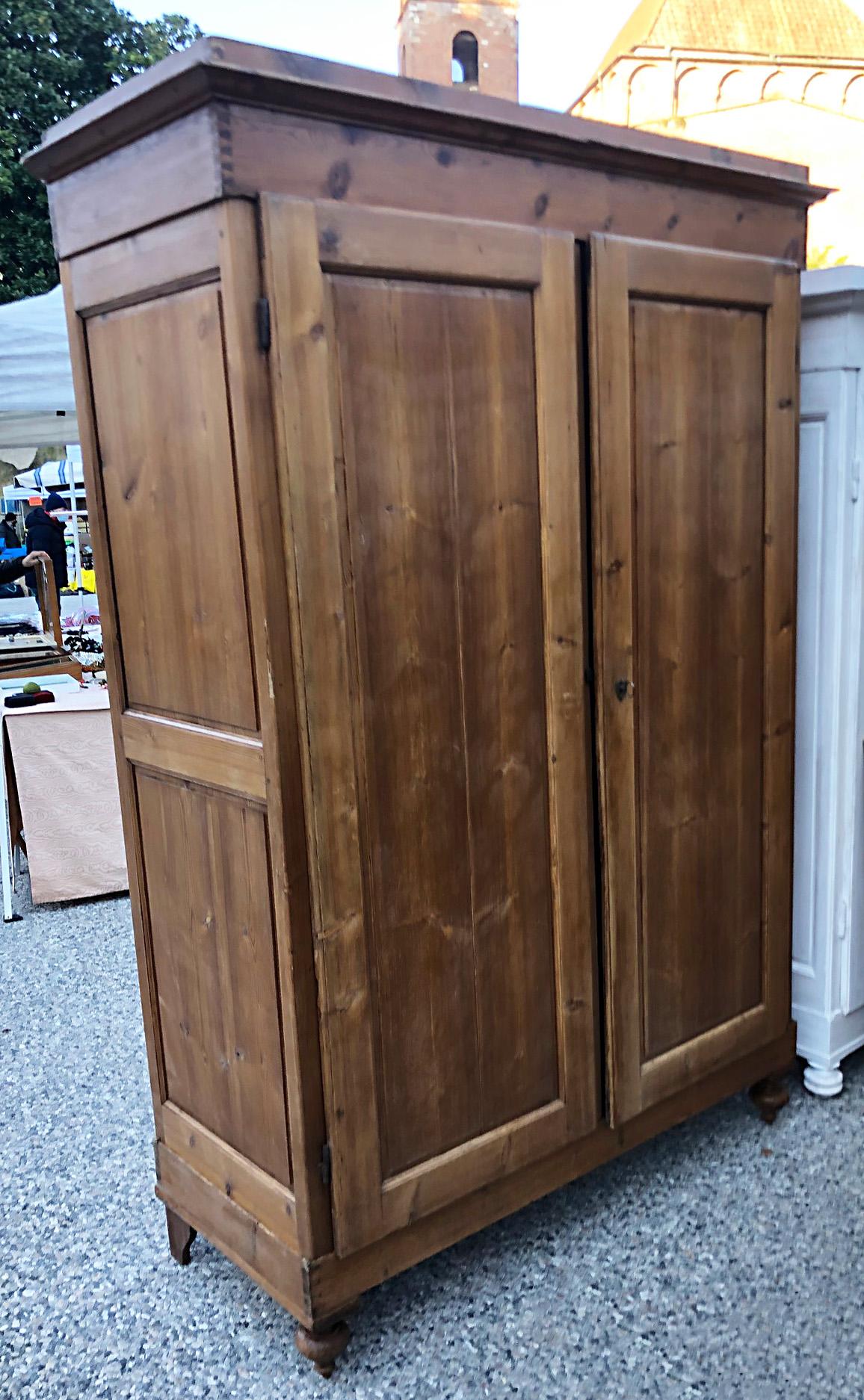 Original antique wardrobe removable, Tuscan  solid fir, with two doors, natural color with one internal drawer and clothes rail.
Size cm: 140 + 10 frame x 59 x 218 H
Year 1880.
Comes from an old country house in the Lucca area of Tuscany.
The paint