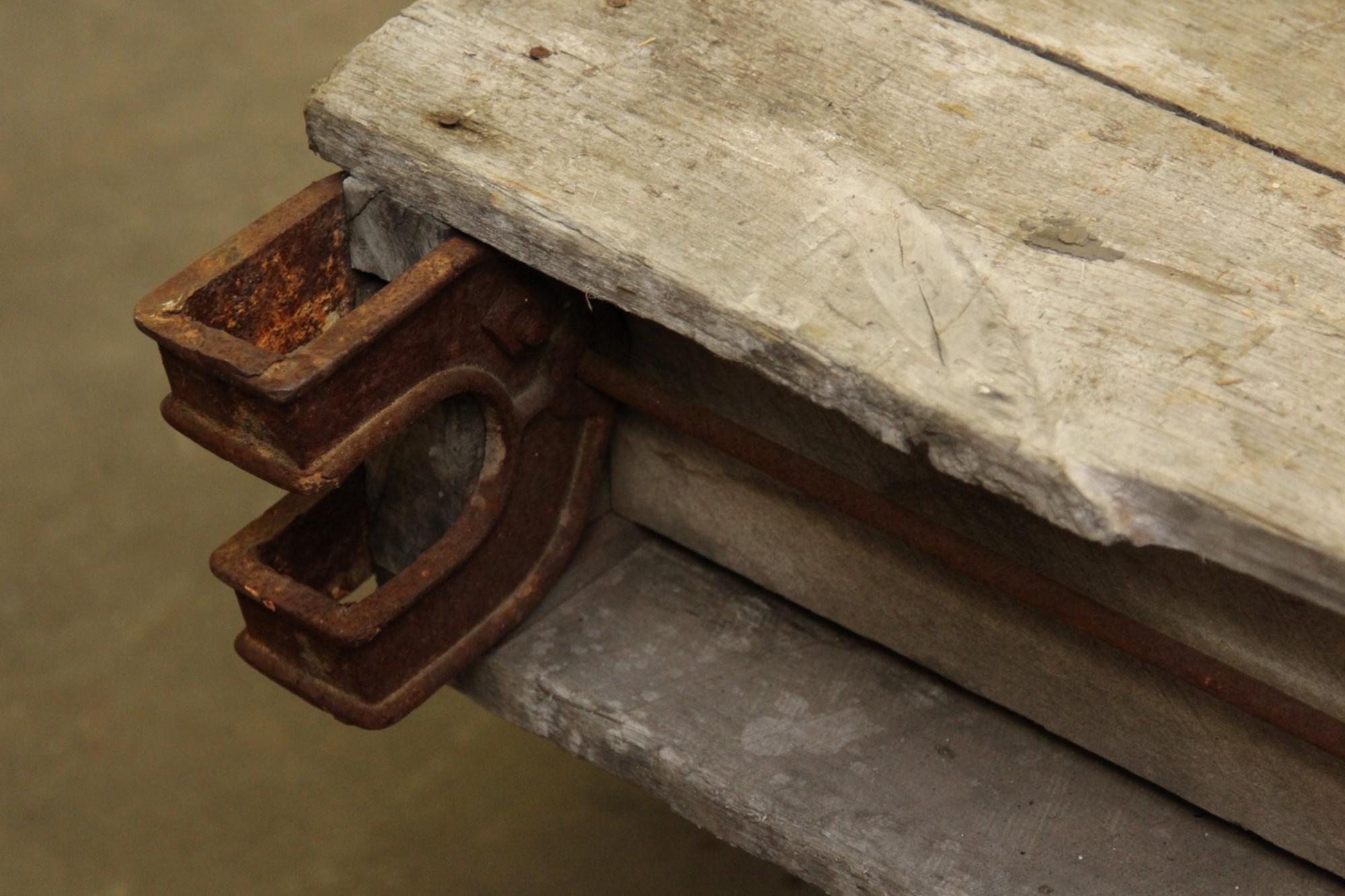 industrial carts with wheels