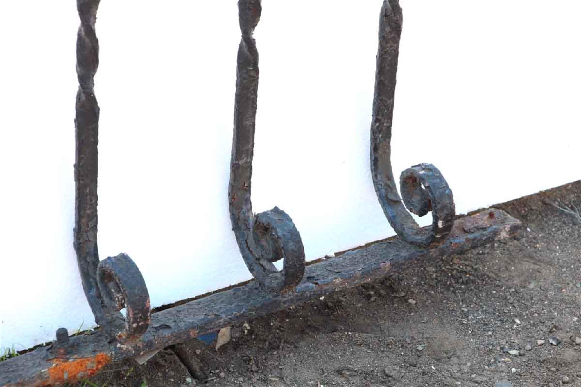 1880s Wrought Iron Bombay Balcony with Turns and Curls and a Central Medalion 1