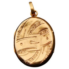 1882 Antique Engraved Pendant Picture Locket solid 18K Yellow Gold / 3.7gr