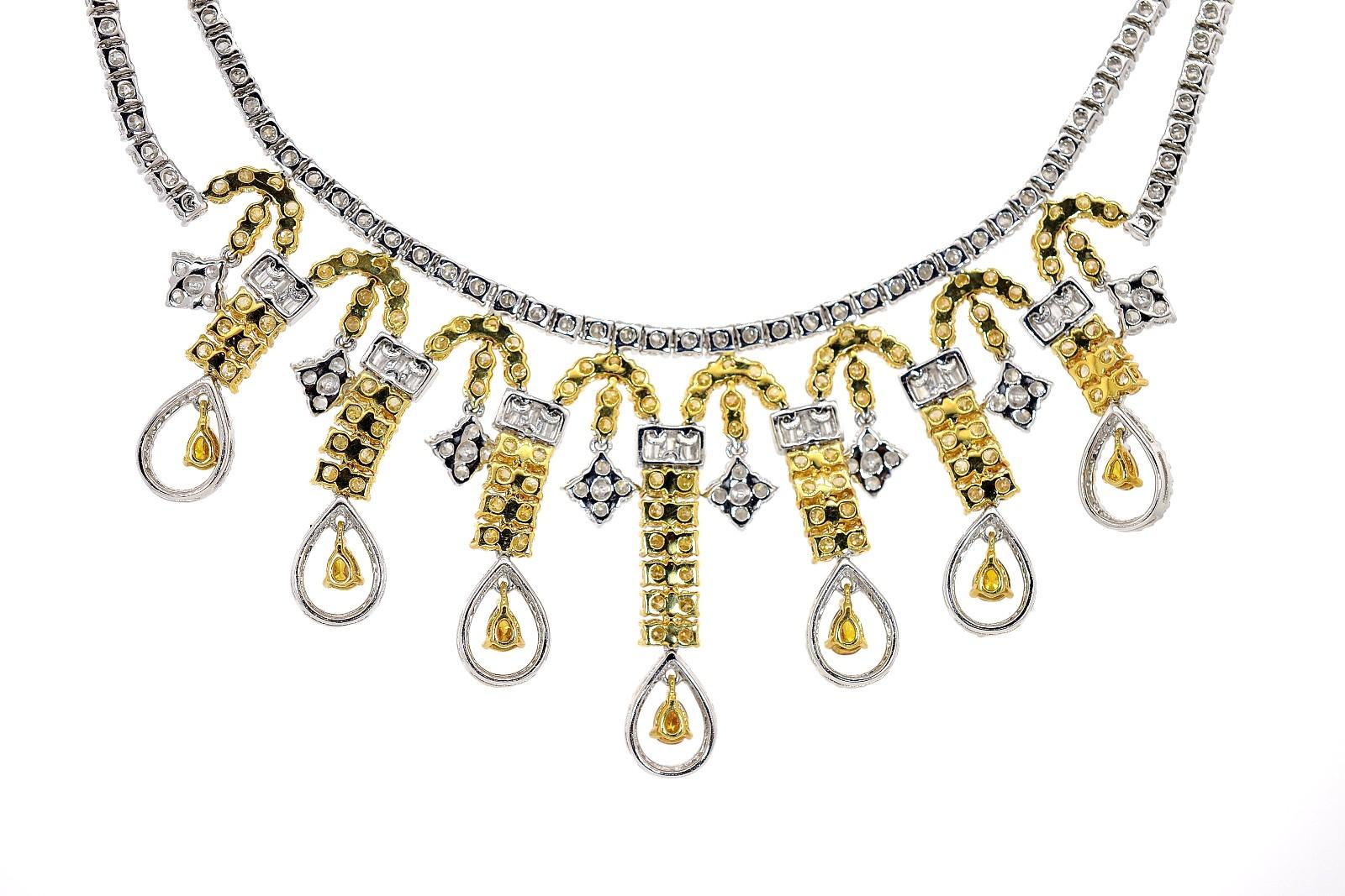 18.82 Carat Medley of Diamond Gold Necklace In Good Condition For Sale In Beverly Hills, CA