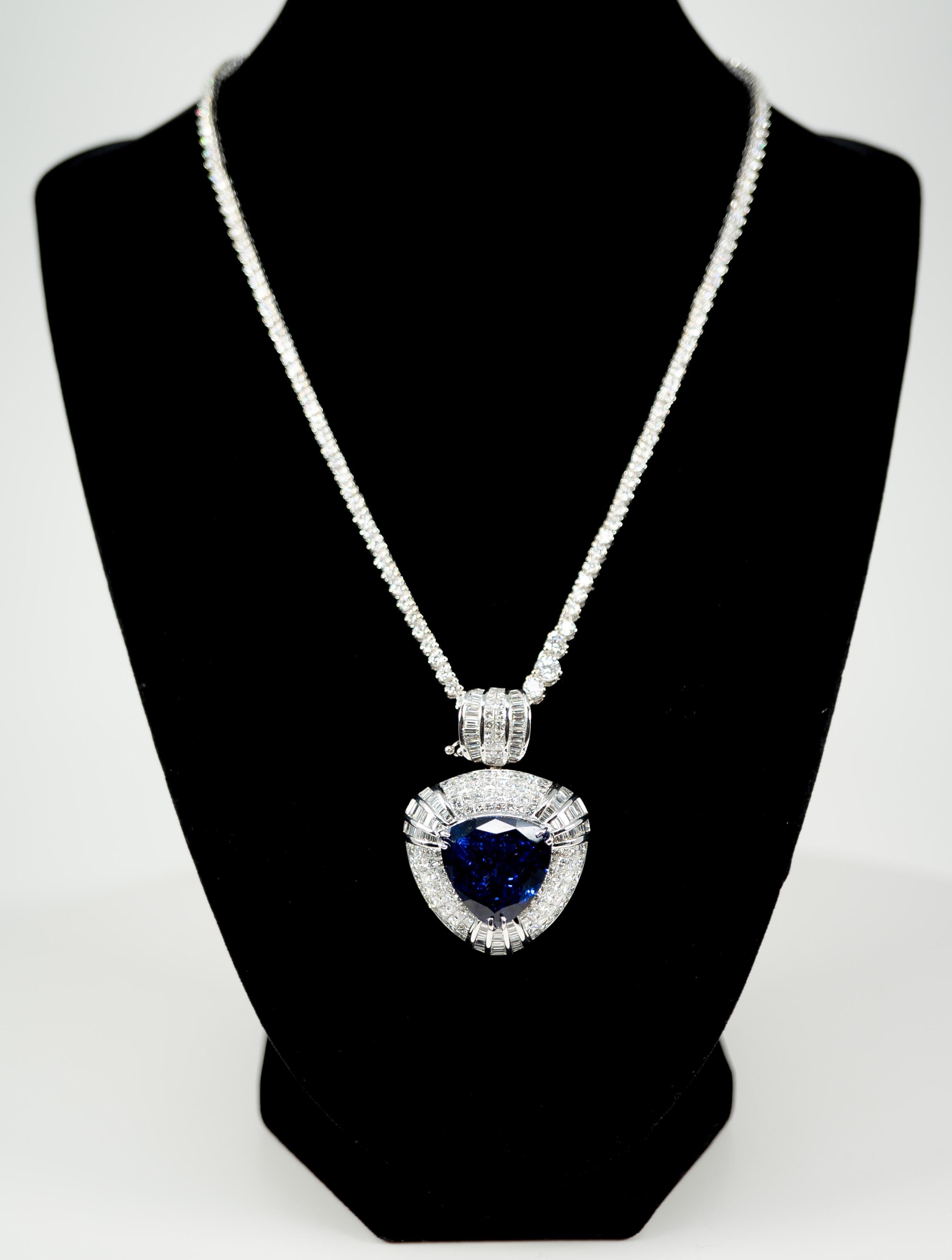 18.82 Carat Tanzanite and Straight Line Diamond Necklace For Sale 1