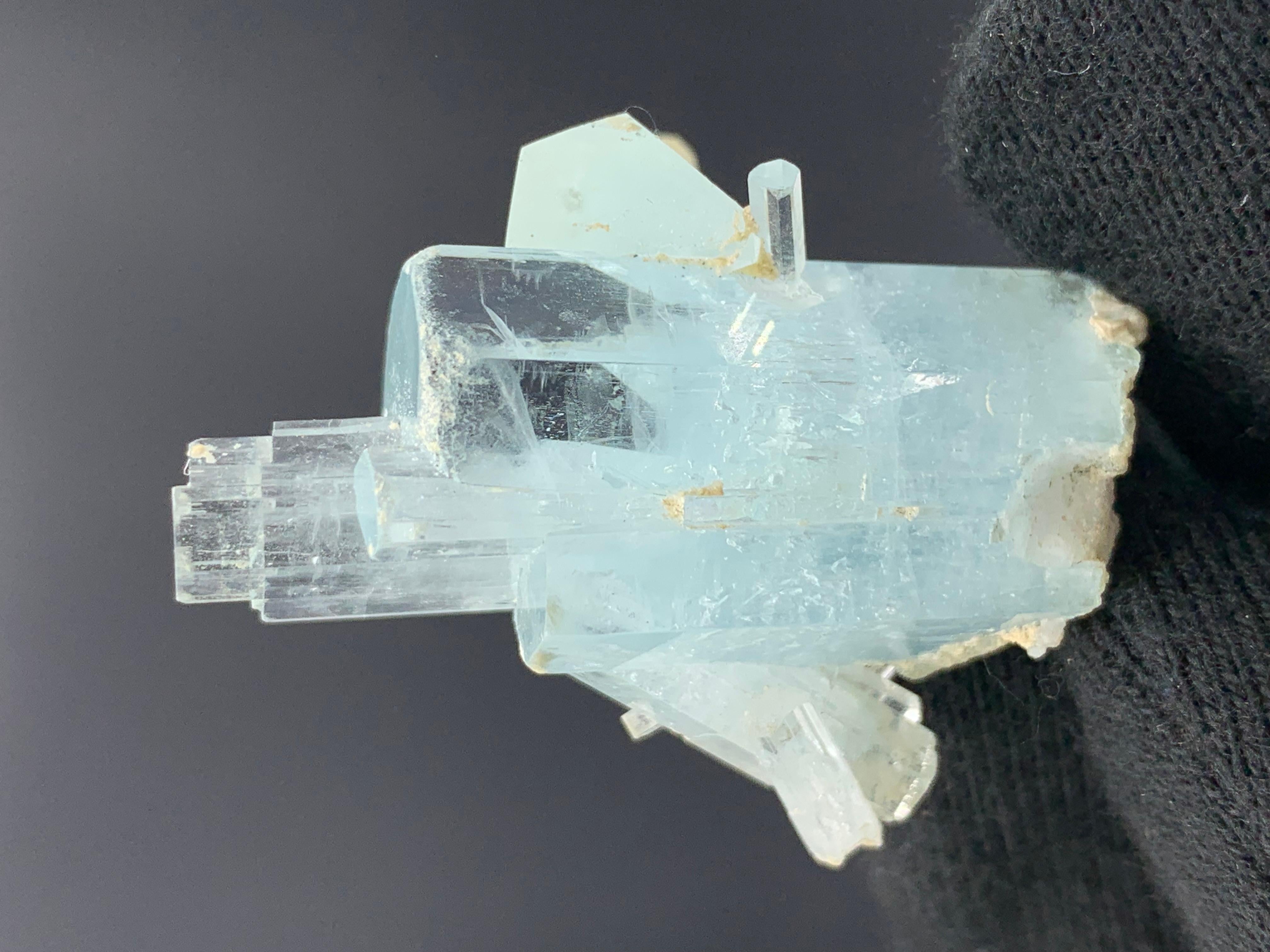 18,82 grammi di cristalli di acquamarina Eleg dalla valle di Skardu, Pakistan 

Peso: 18,82 grammi 
Dimensioni: 3,9 x 3,7 x 2 cm
Origine: Valle di Shigar, distretto di Skardu, provincia di Gilgit Baltistan, Pakistan 

L'acquamarina è una varietà di