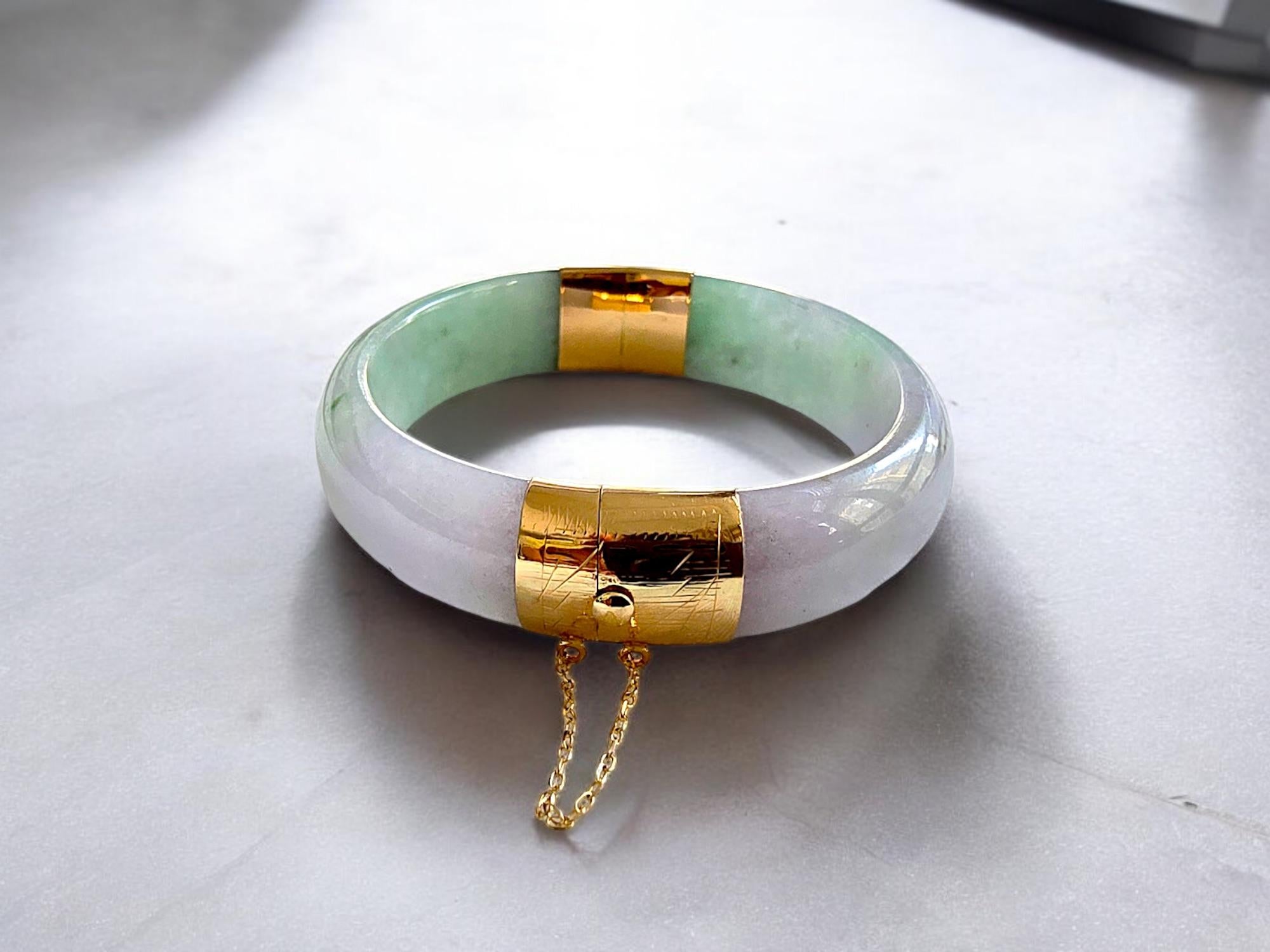 1882 Viceroy's Elliptical Burmese A-Jade Bangle Bracelet (with 14K Yellow Gold) For Sale 6