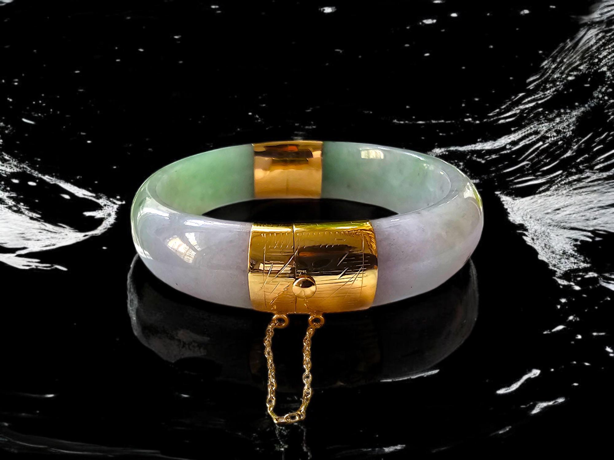 Mixed Cut 1882 Viceroy's Elliptical Burmese A-Jade Bangle Bracelet (with 14K Yellow Gold) For Sale